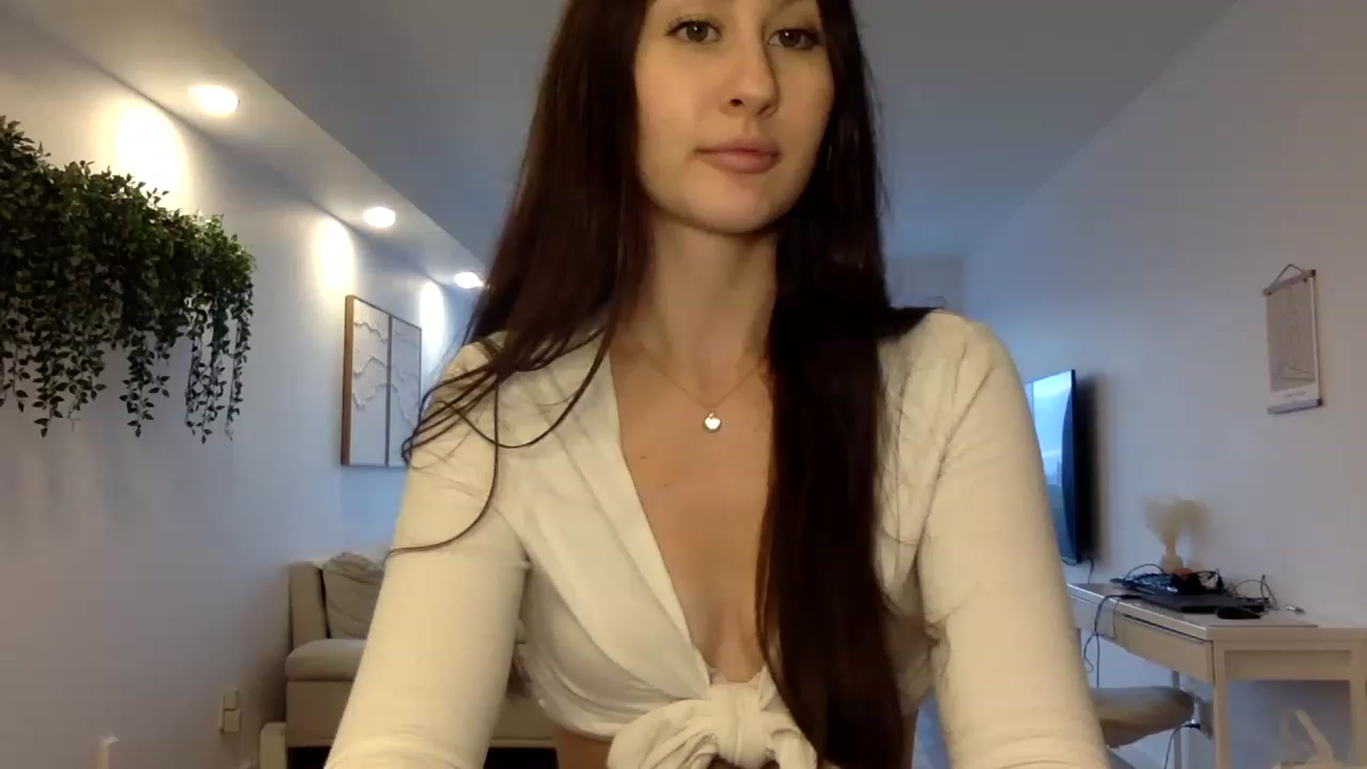 Gallery image thumbnail from LunaBanana's myfreecams stream on, 06/19/2023, 24:17 image 20 of 20