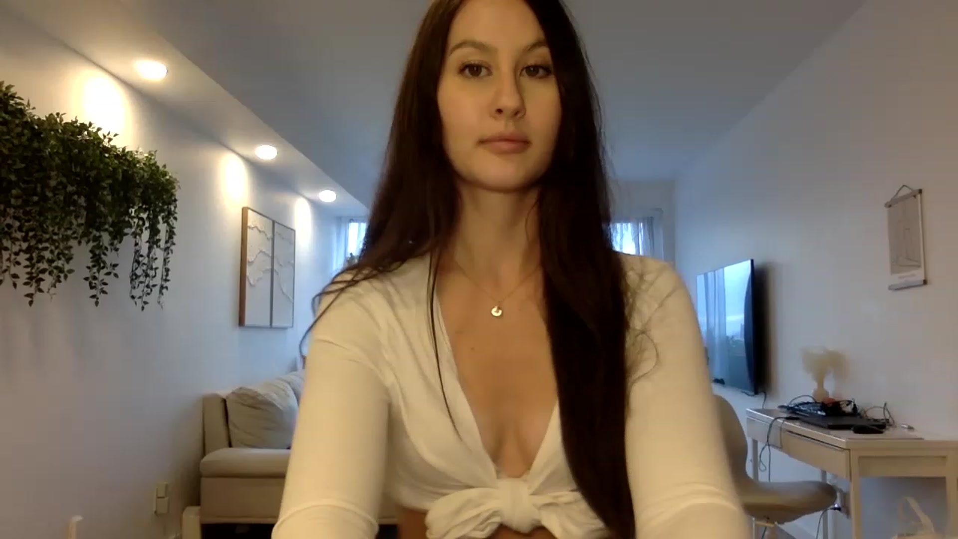 Gallery image thumbnail from LunaBanana's myfreecams stream on, 06/19/2023, 24:17 image 15 of 20