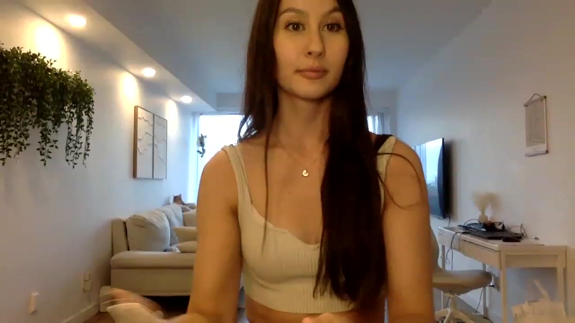 Gallery image thumbnail from LunaBanana's myfreecams stream on, 06/19/2023, 24:17 image 8 of 20