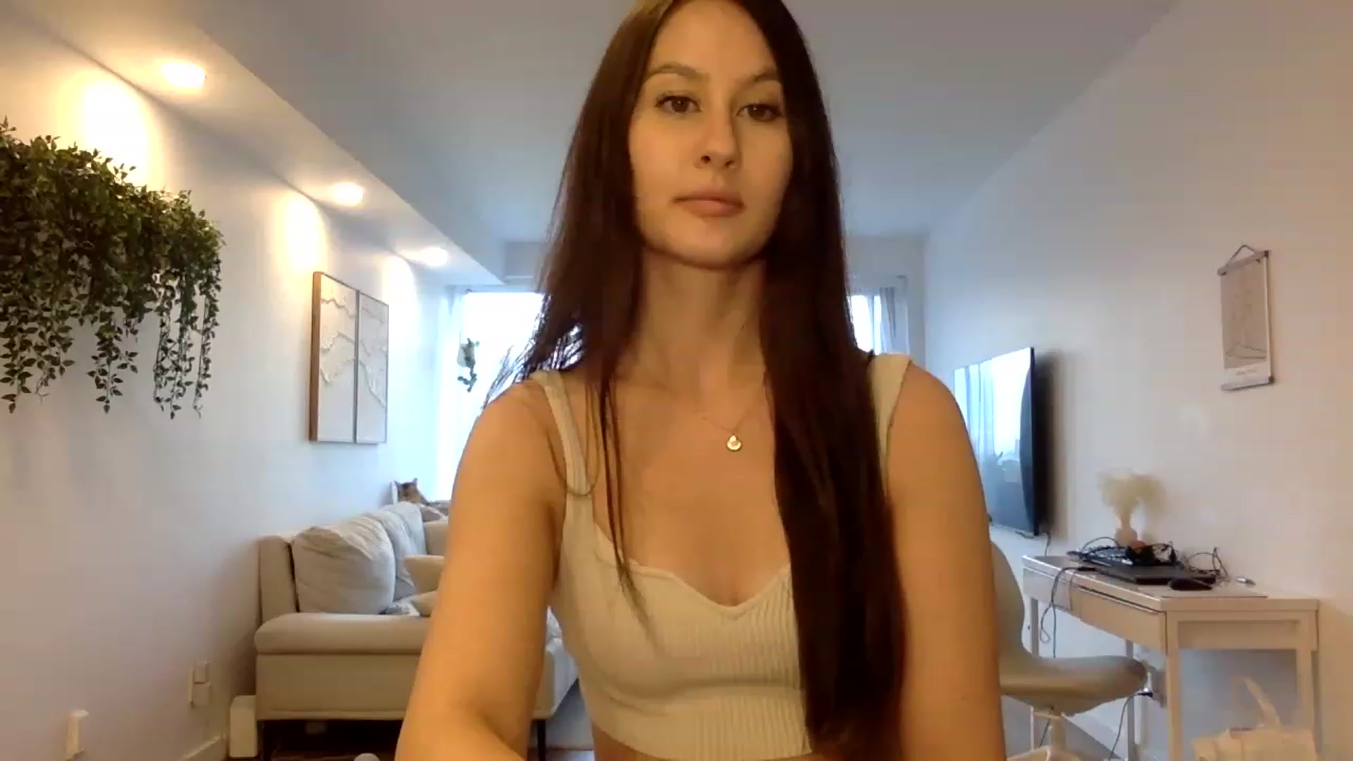 Gallery image thumbnail from LunaBanana's myfreecams stream on, 06/19/2023, 24:17 image 2 of 20