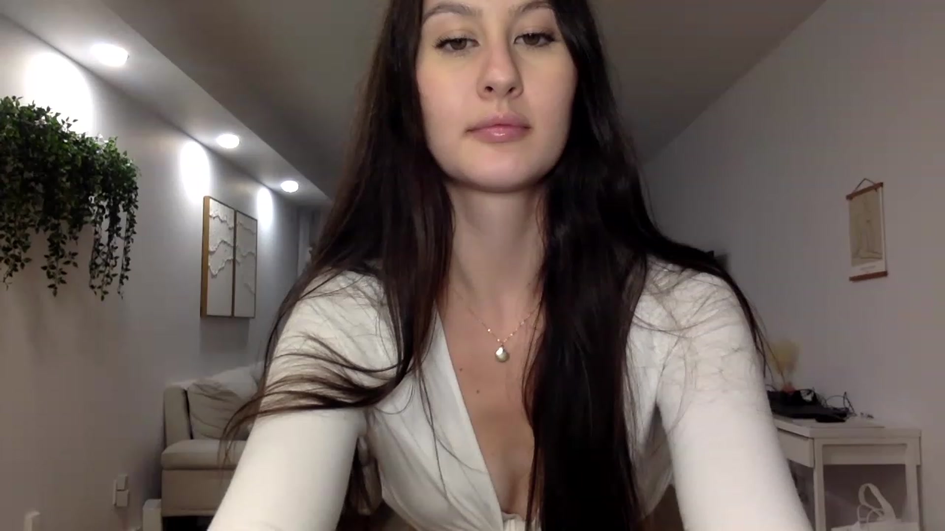 Gallery image thumbnail from LunaBanana's myfreecams stream on, 06/19/2023, 03:15 image 2 of 20