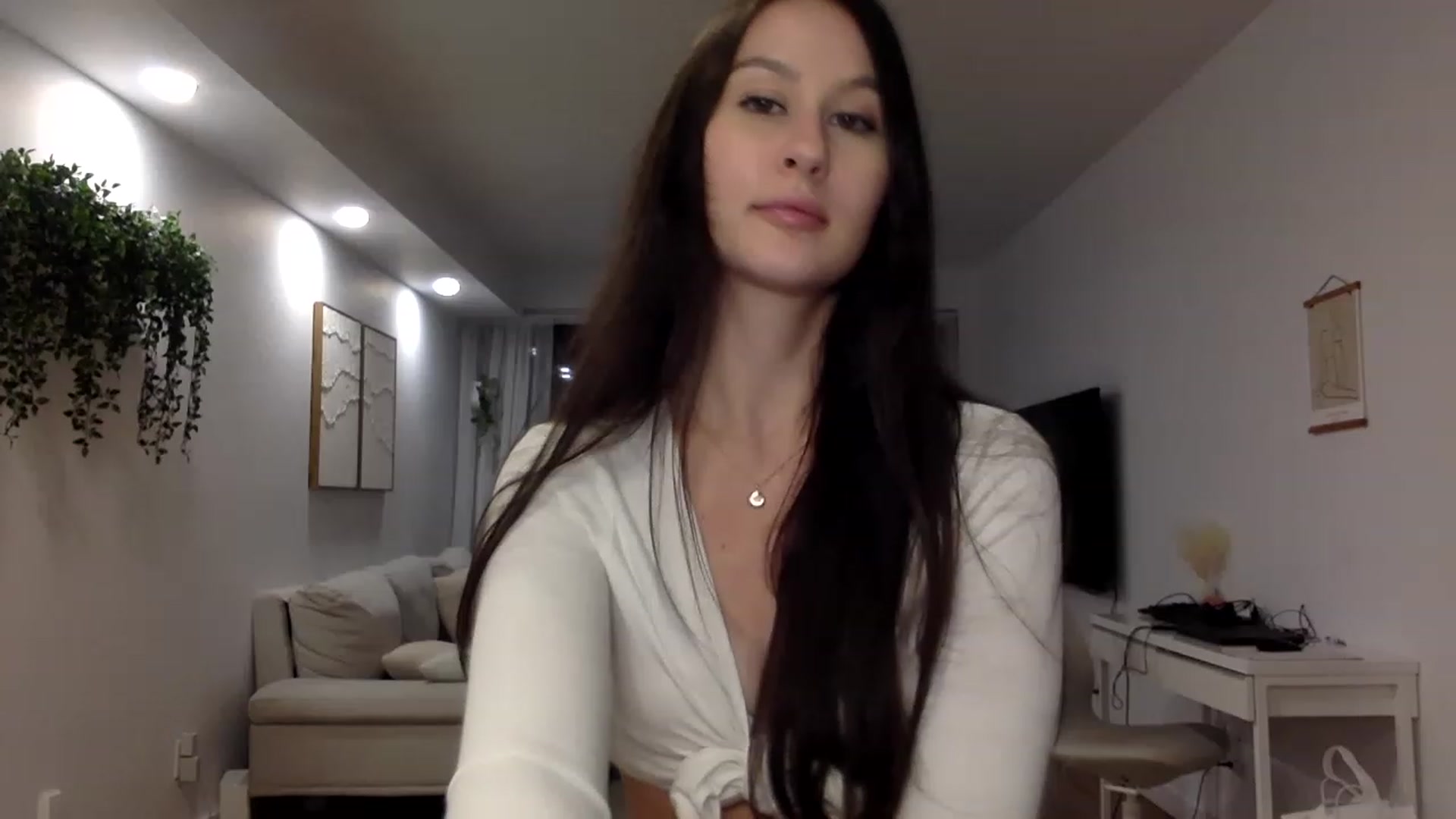 Gallery image thumbnail from LunaBanana's myfreecams stream on, 06/19/2023, 03:15 image 3 of 20