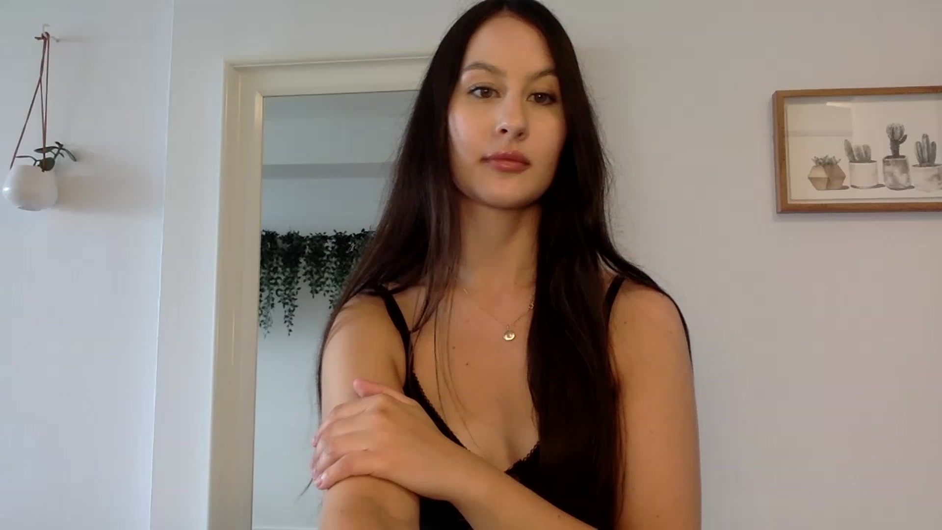 Gallery image thumbnail from LunaBanana's myfreecams stream on, 06/24/2023, 19:40 image 6 of 20