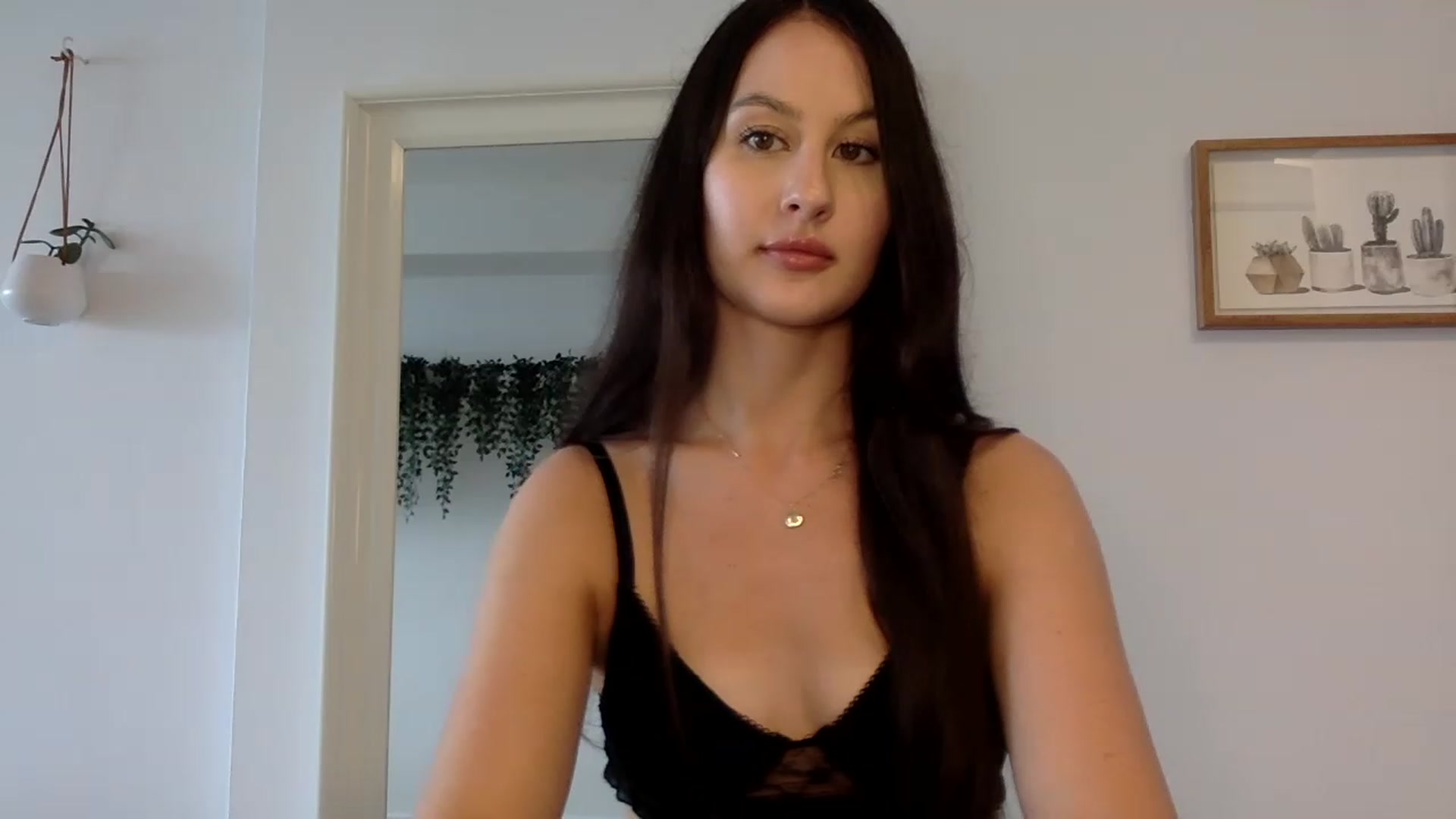 Gallery image thumbnail from LunaBanana's myfreecams stream on, 06/24/2023, 19:40 image 12 of 20