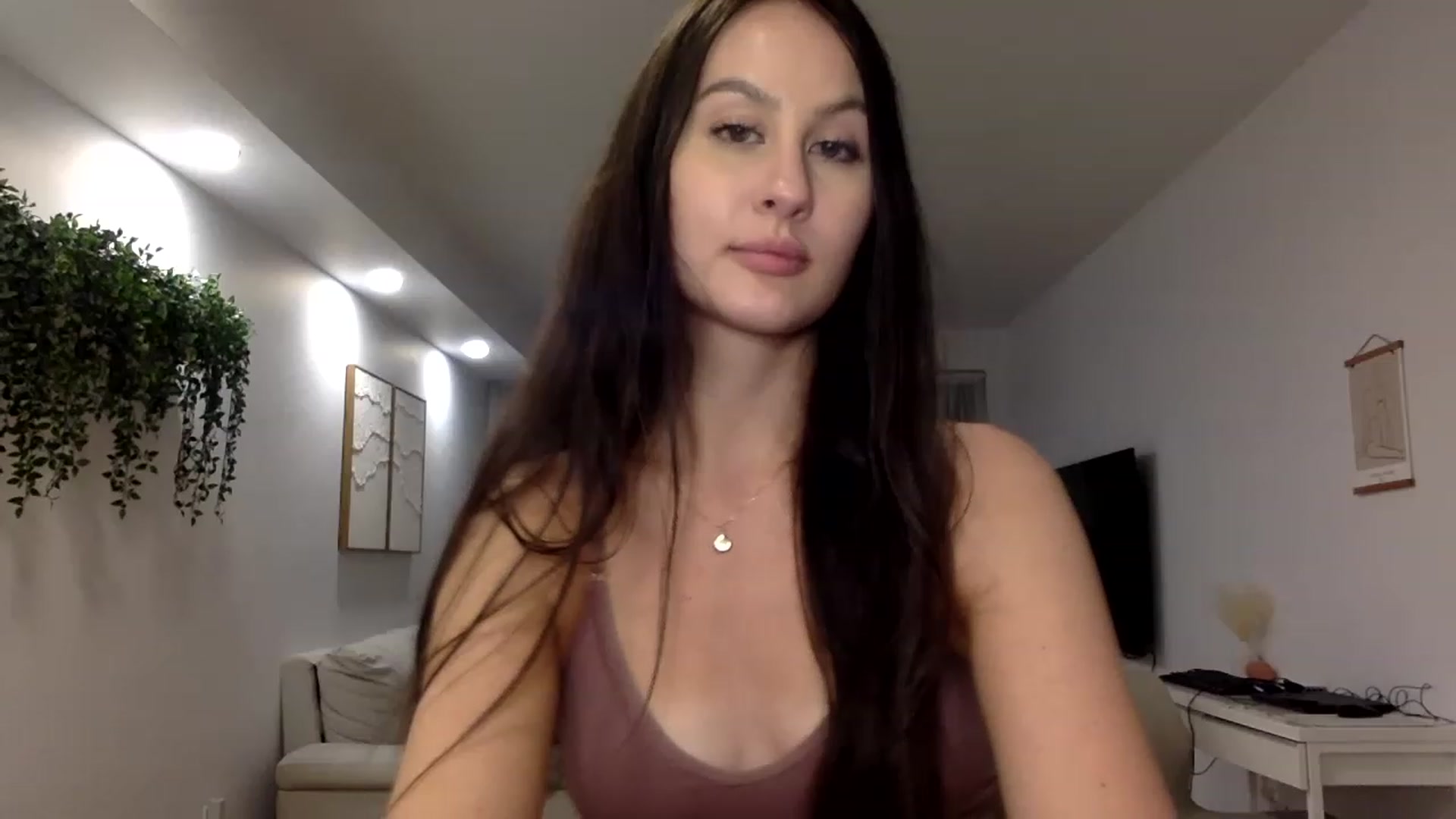 Gallery image thumbnail from LunaBanana's myfreecams stream on, 06/26/2023, 05:36 image 4 of 20