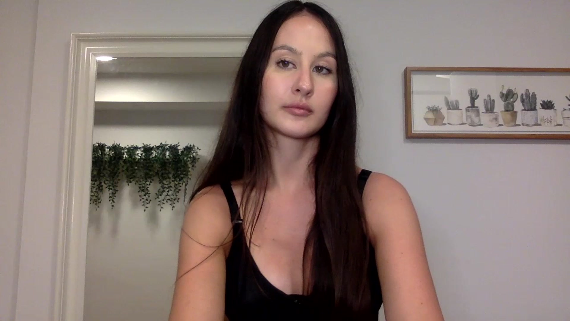 Gallery image thumbnail from LunaBanana's myfreecams stream on, 07/16/2023, 02:39 image 17 of 20