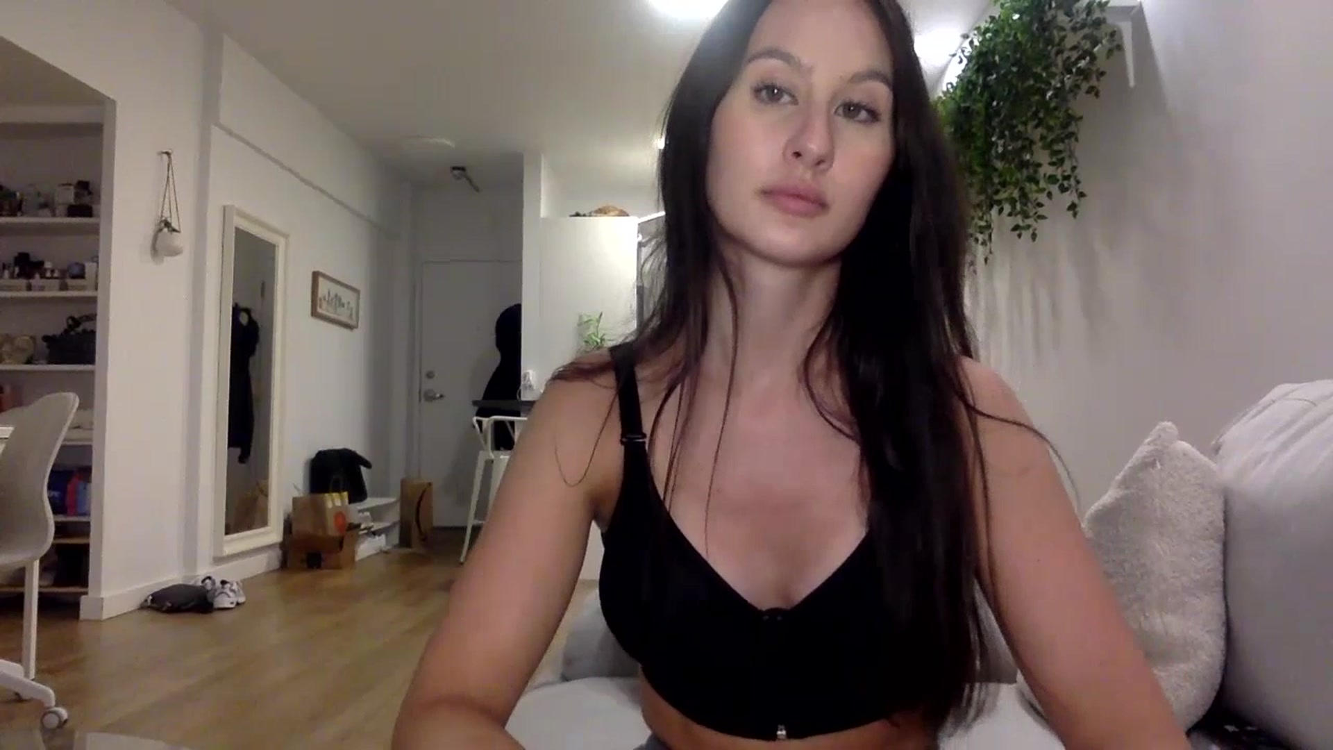Gallery image thumbnail from LunaBanana's myfreecams stream on, 07/16/2023, 03:27 image 10 of 20