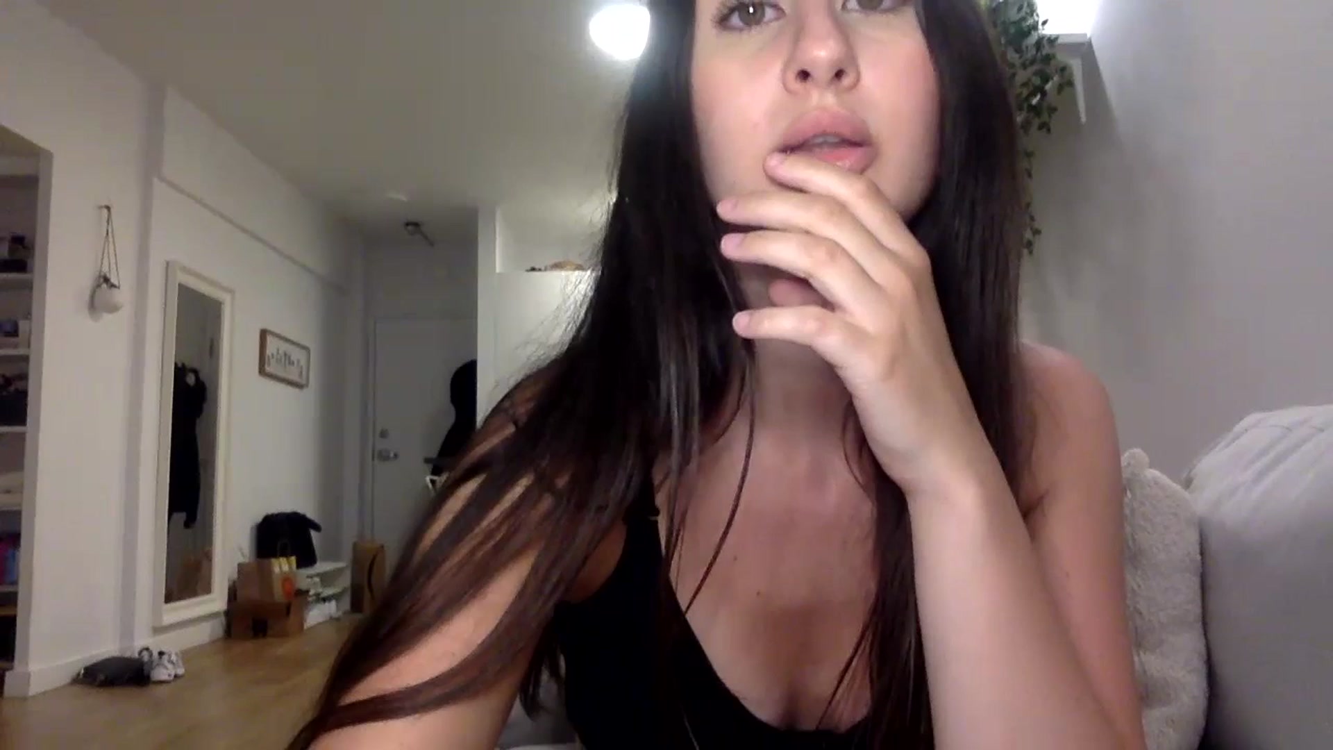 Gallery image thumbnail from LunaBanana's myfreecams stream on, 07/16/2023, 03:27 image 8 of 20