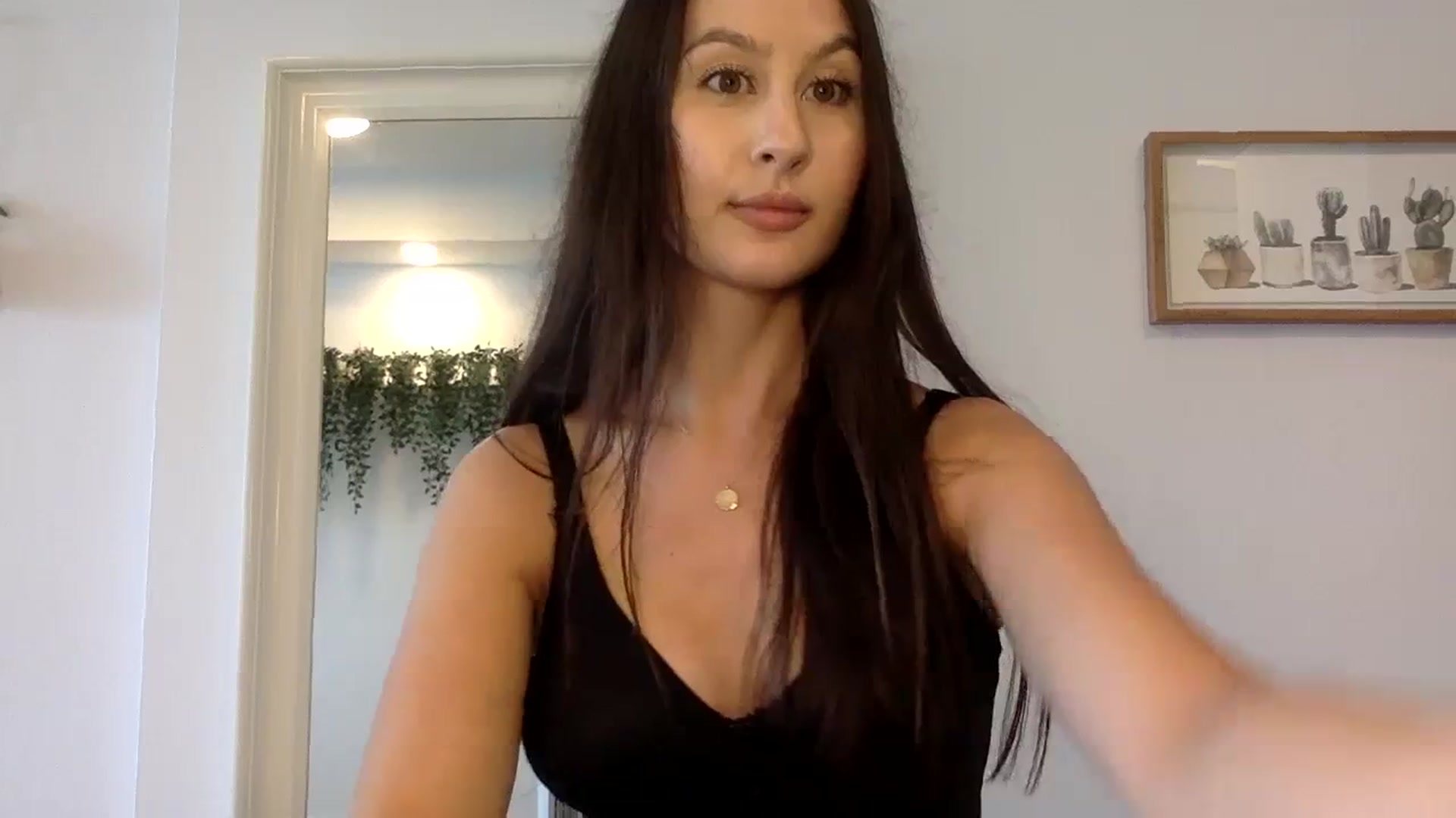 Gallery image thumbnail from LunaBanana's myfreecams stream on, 07/22/2023, 20:52 image 19 of 20