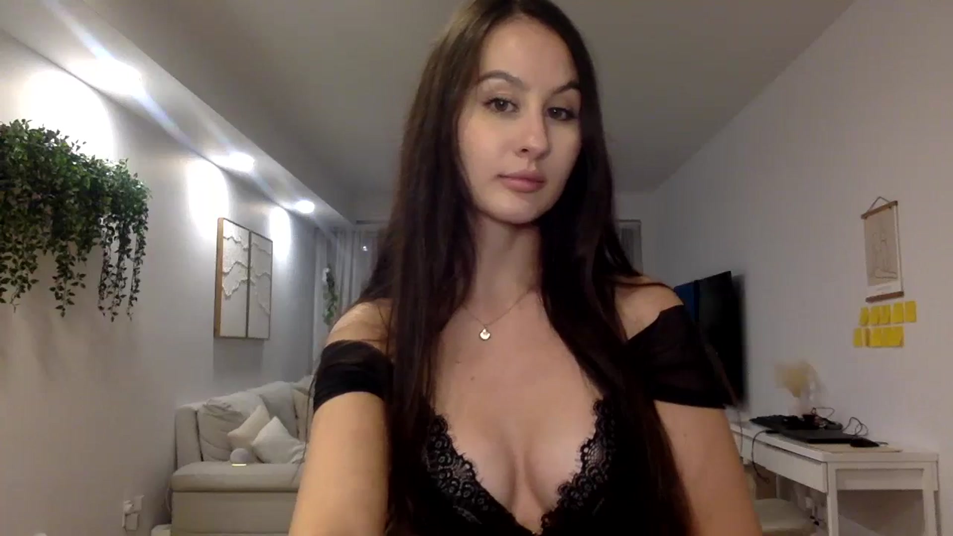 Gallery image thumbnail from LunaBanana's myfreecams stream on, 09/24/2023, 24:53 image 12 of 20