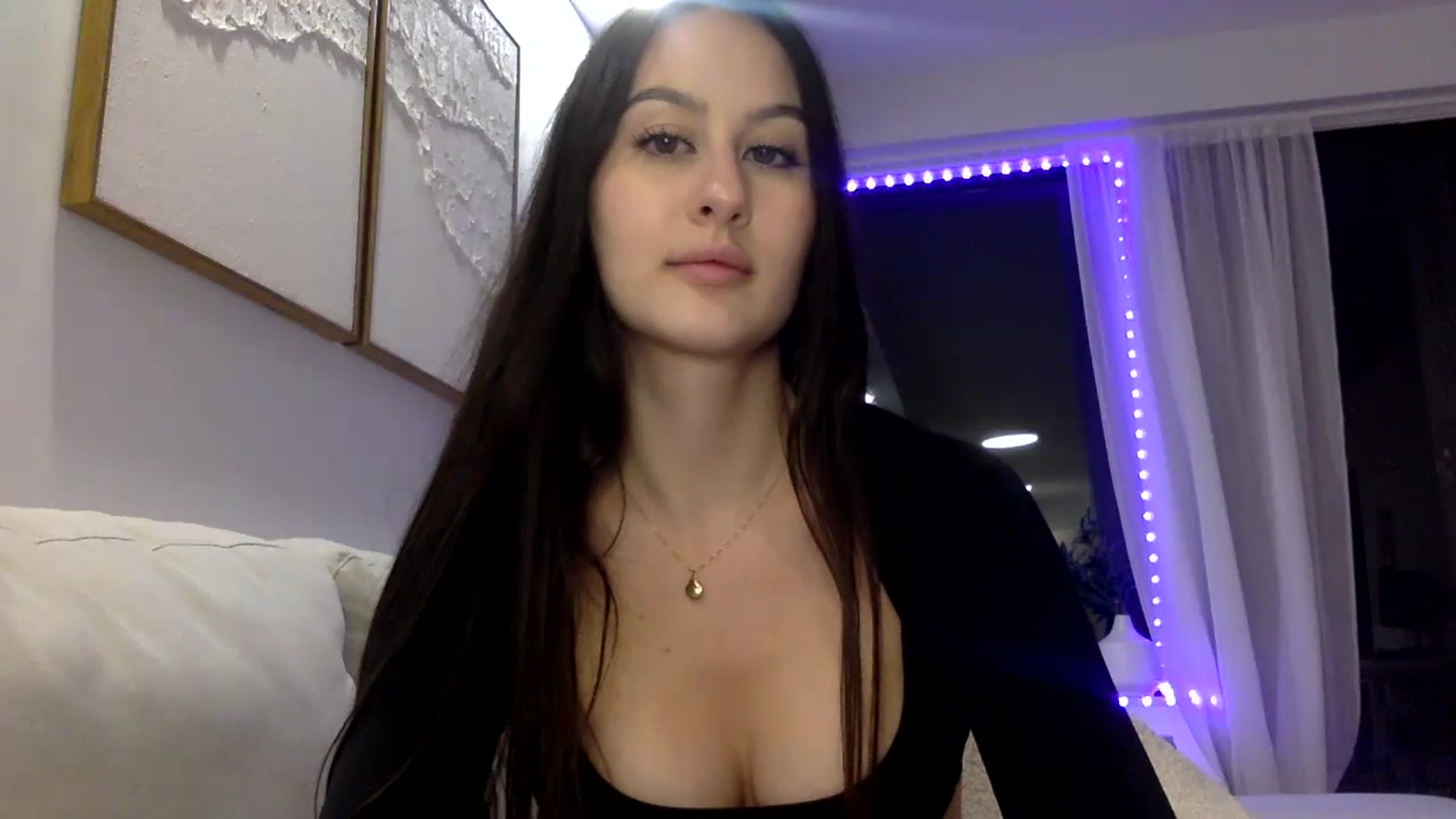 Gallery image thumbnail from LunaBanana's myfreecams stream on, 10/31/2023, 04:04 image 14 of 20