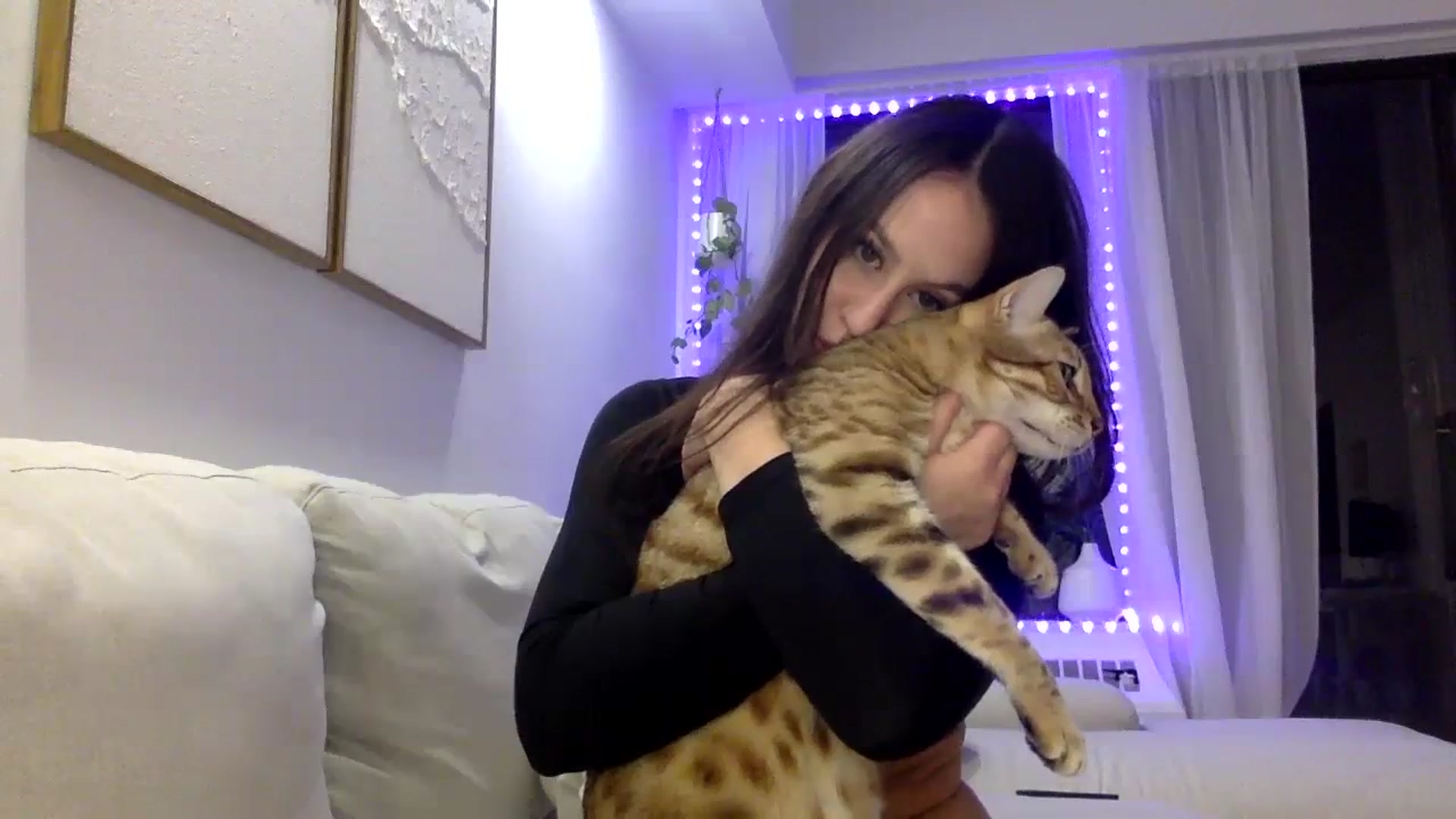 Gallery image thumbnail from LunaBanana's myfreecams stream on, 10/31/2023, 04:47 image 2 of 20
