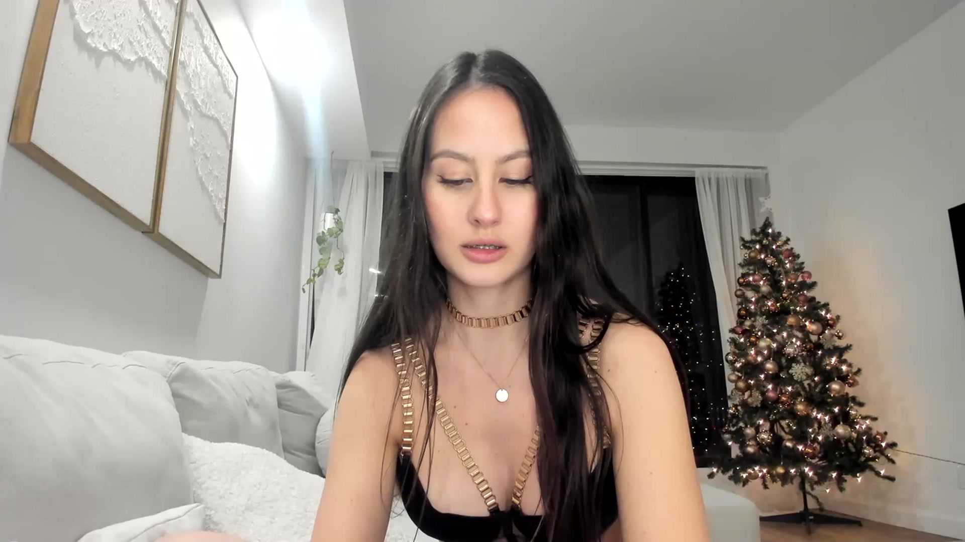 Gallery image thumbnail from LunaBanana's myfreecams stream on, 01/01/2024, 03:12 image 4 of 20