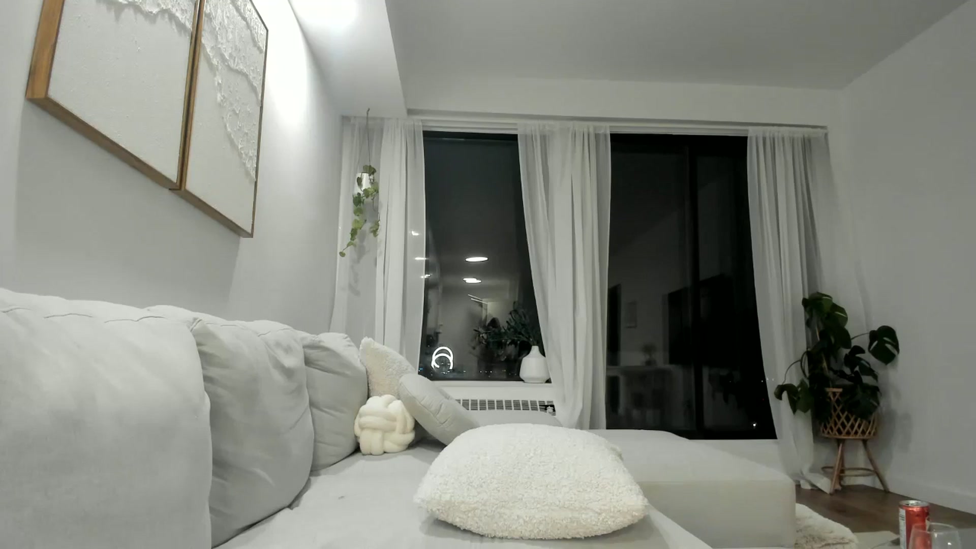 Gallery image thumbnail from LunaBanana's myfreecams stream on, 01/14/2024, 06:05 image 11 of 20
