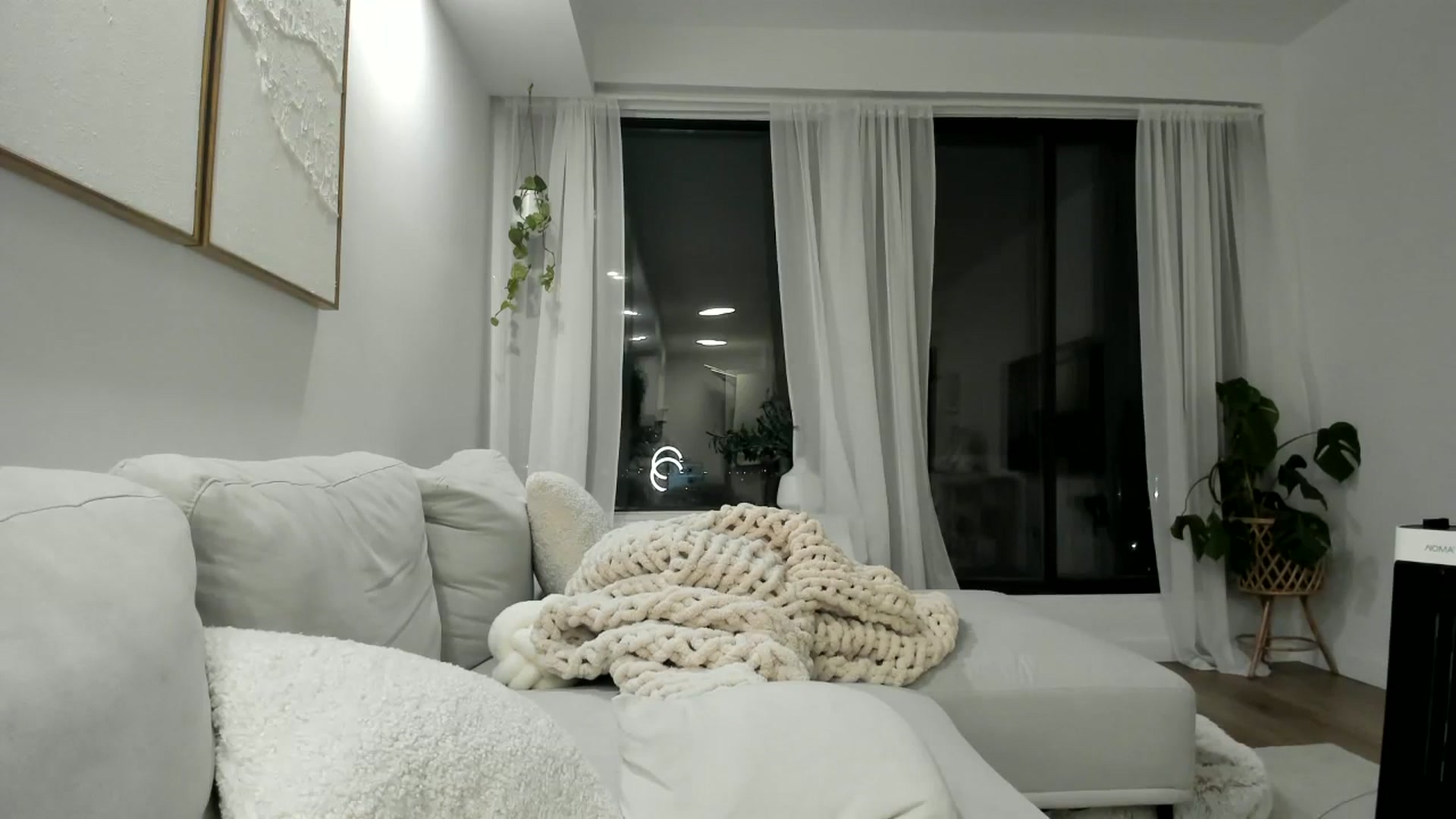 Gallery image thumbnail from LunaBanana's myfreecams stream on, 01/30/2024, 03:41 image 20 of 20