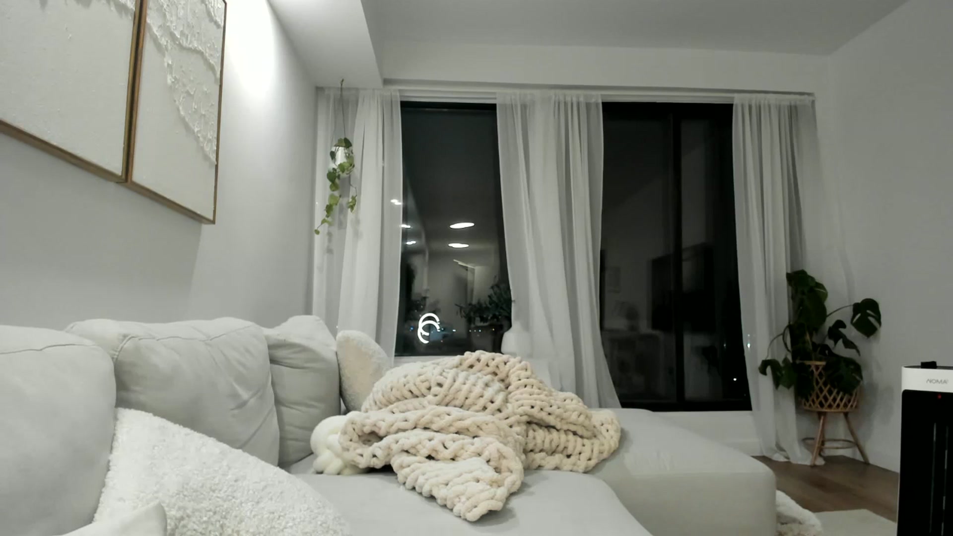 Gallery image thumbnail from LunaBanana's myfreecams stream on, 01/30/2024, 03:41 image 9 of 20