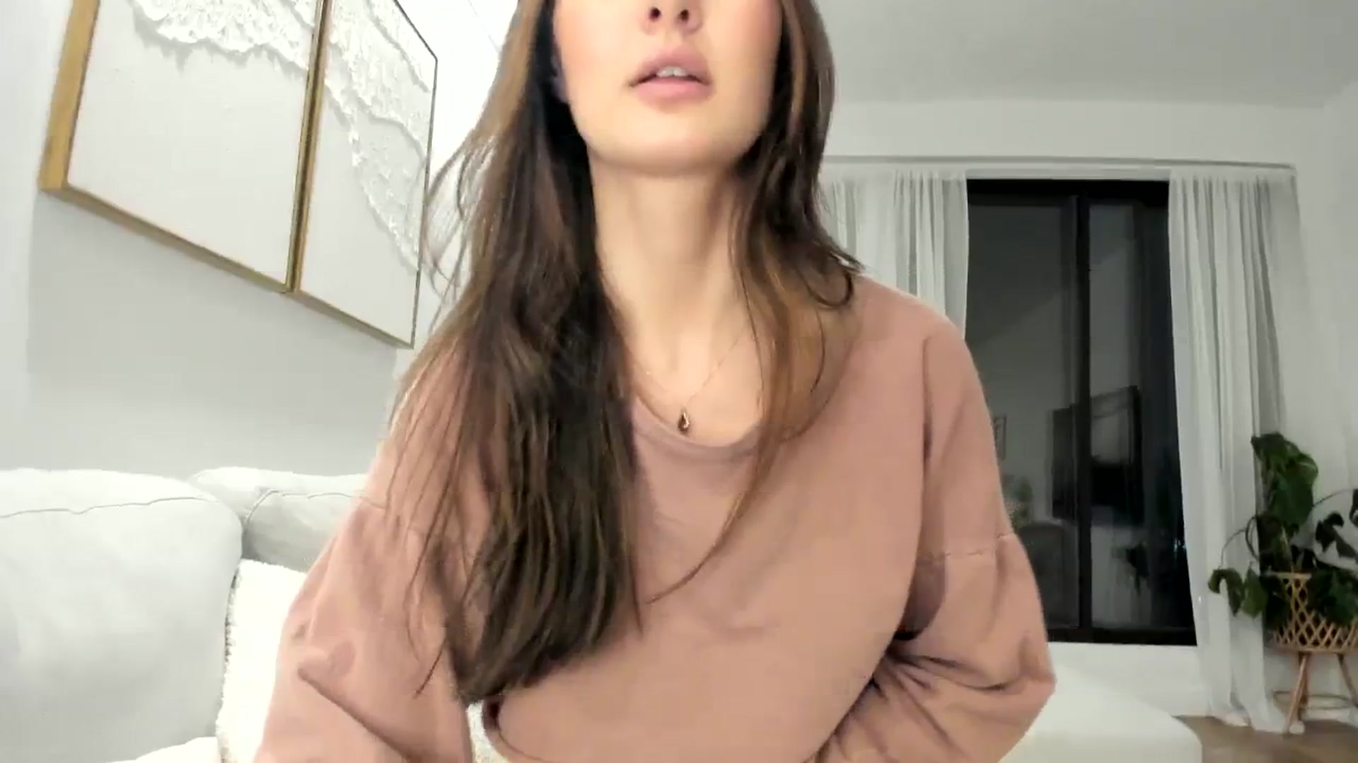 Gallery image thumbnail from LunaBanana's myfreecams stream on, 01/31/2024, 02:49 image 12 of 20