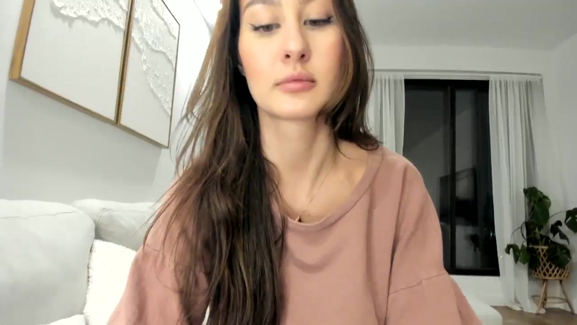 Gallery image thumbnail from LunaBanana's myfreecams stream on, 01/31/2024, 02:49 image 13 of 20