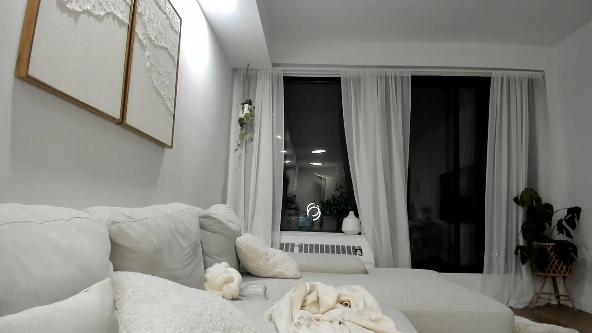 Gallery image thumbnail from LunaBanana's myfreecams stream on, 03/10/2024, 05:00 image 13 of 20