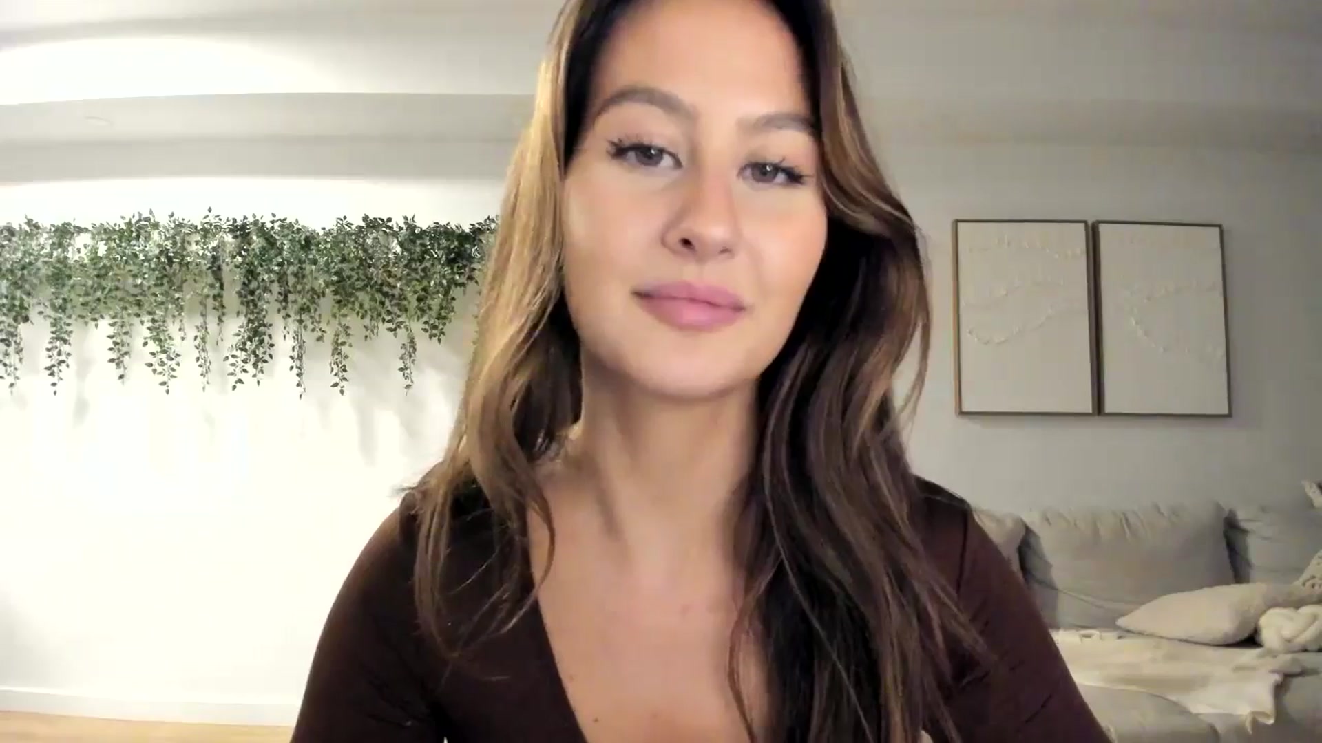 Gallery image thumbnail from LunaBanana's myfreecams stream on, 07/26/2024, 06:45 image 9 of 20