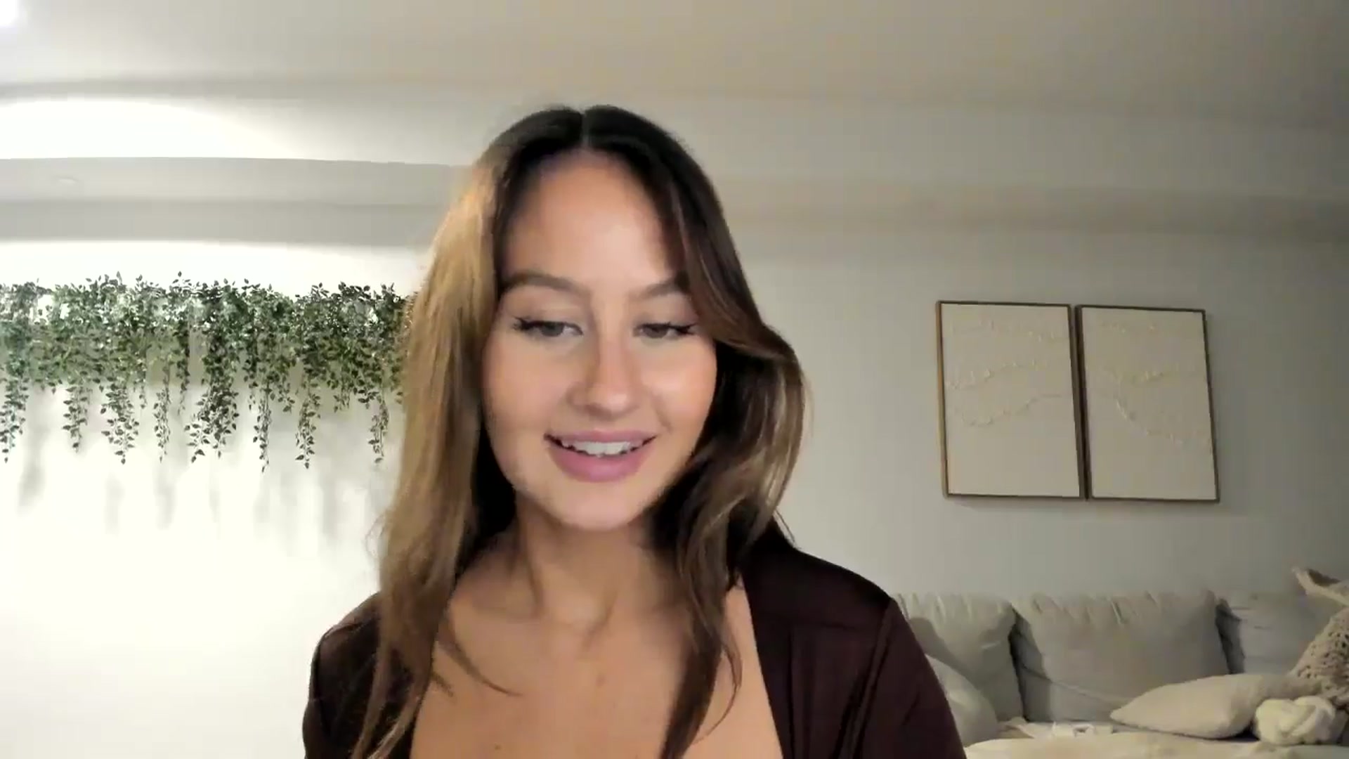 Gallery image thumbnail from LunaBanana's myfreecams stream on, 07/26/2024, 06:45 image 11 of 20