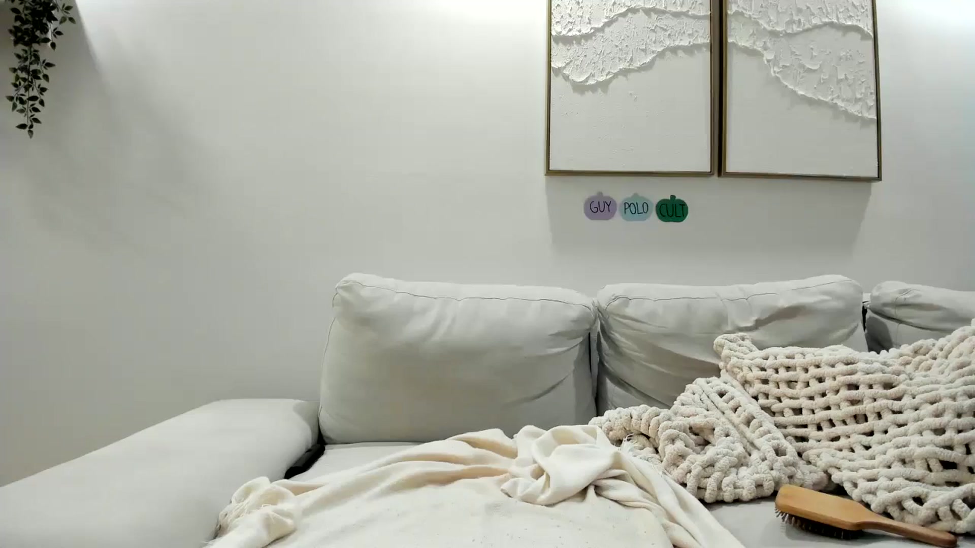 Gallery image thumbnail from LunaBanana's myfreecams stream on, 10/19/2024, 04:07 image 15 of 20