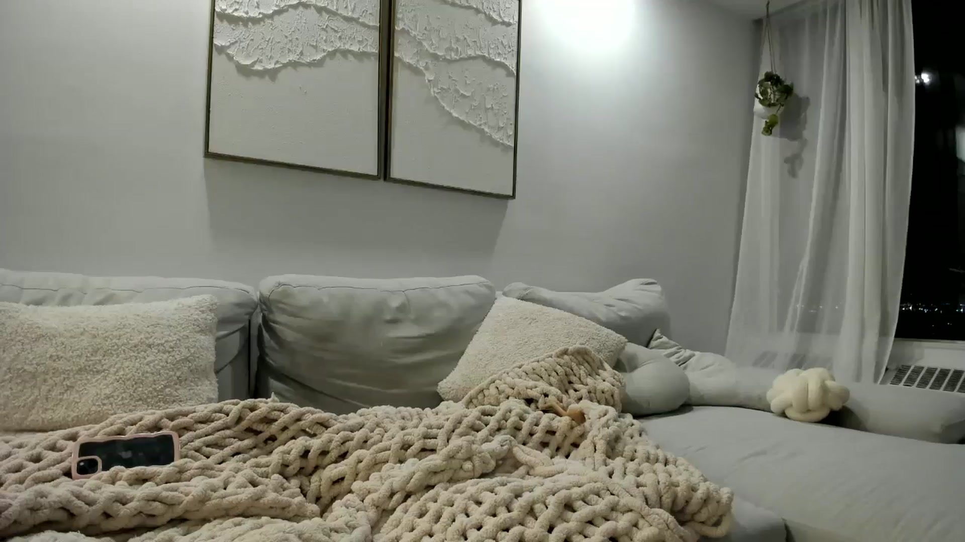 Gallery image thumbnail from LunaBanana's myfreecams stream on, 11/07/2024, 03:26 image 16 of 20