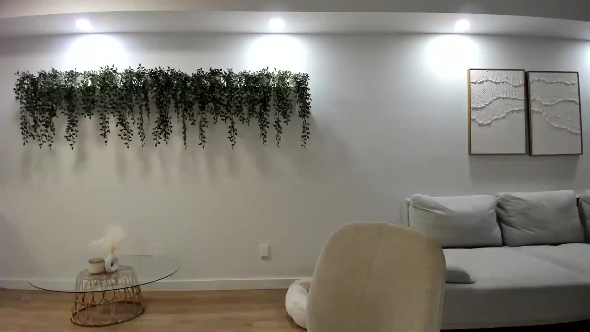 Gallery image thumbnail from LunaBanana's myfreecams stream on, 11/21/2024, 04:49 image 7 of 20