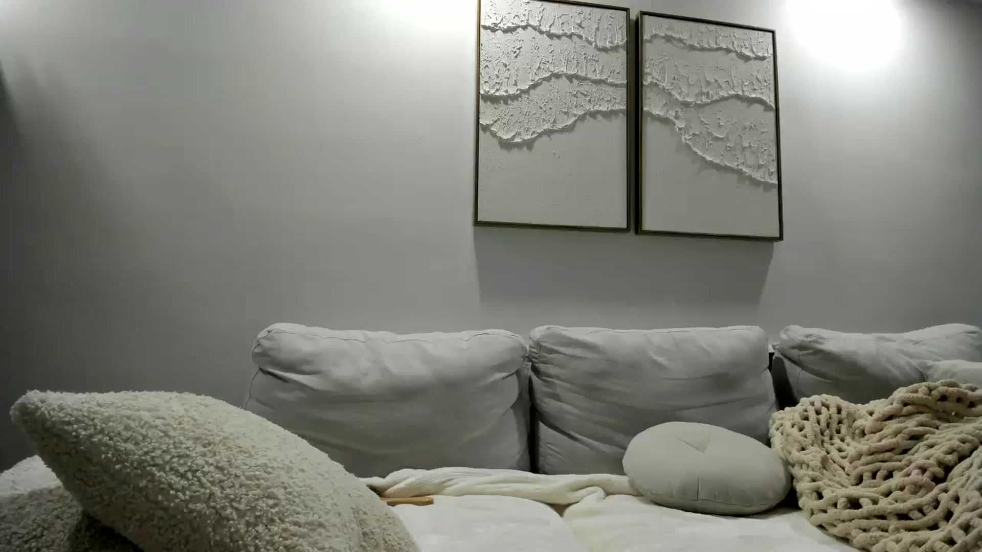 Gallery image thumbnail from LunaBanana's myfreecams stream on, 11/25/2024, 07:09 image 16 of 20