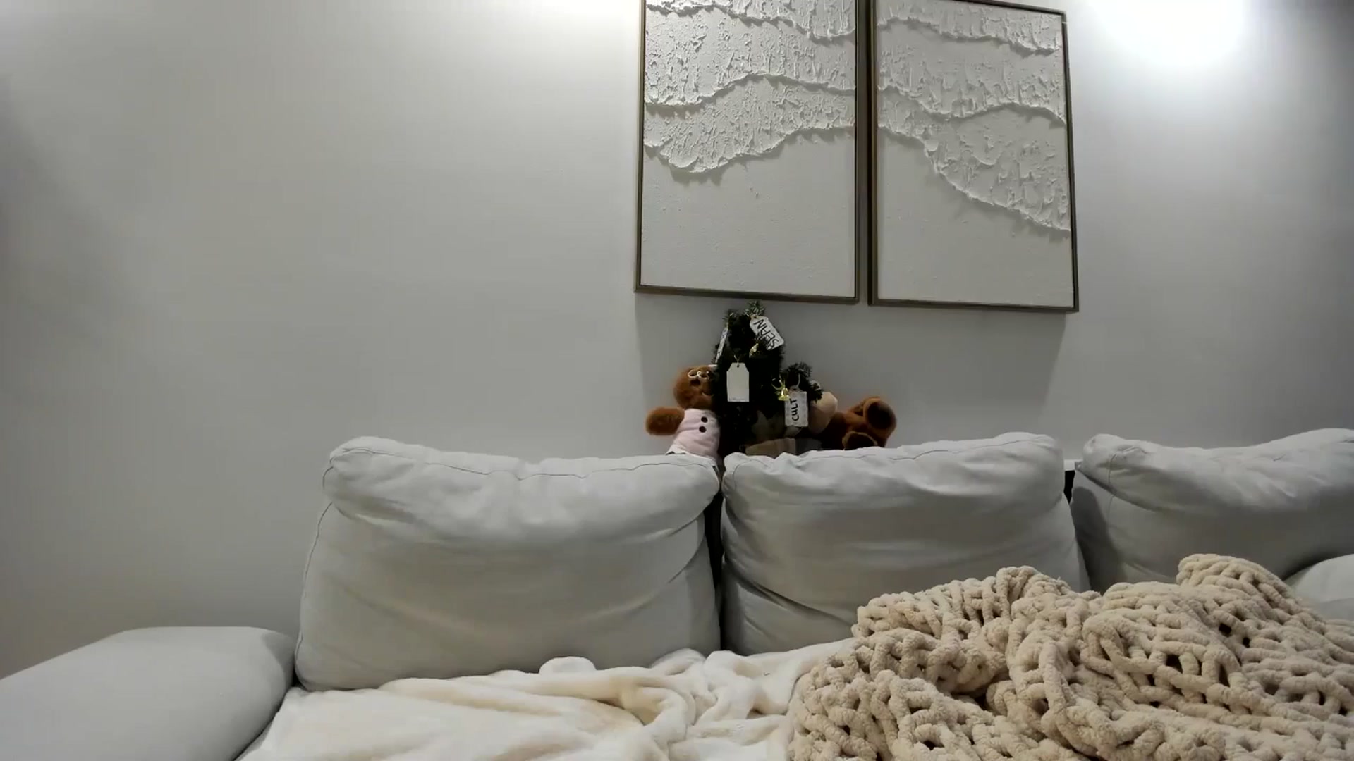 Gallery image thumbnail from LunaBanana's myfreecams stream on, 12/13/2024, 05:22 image 4 of 20