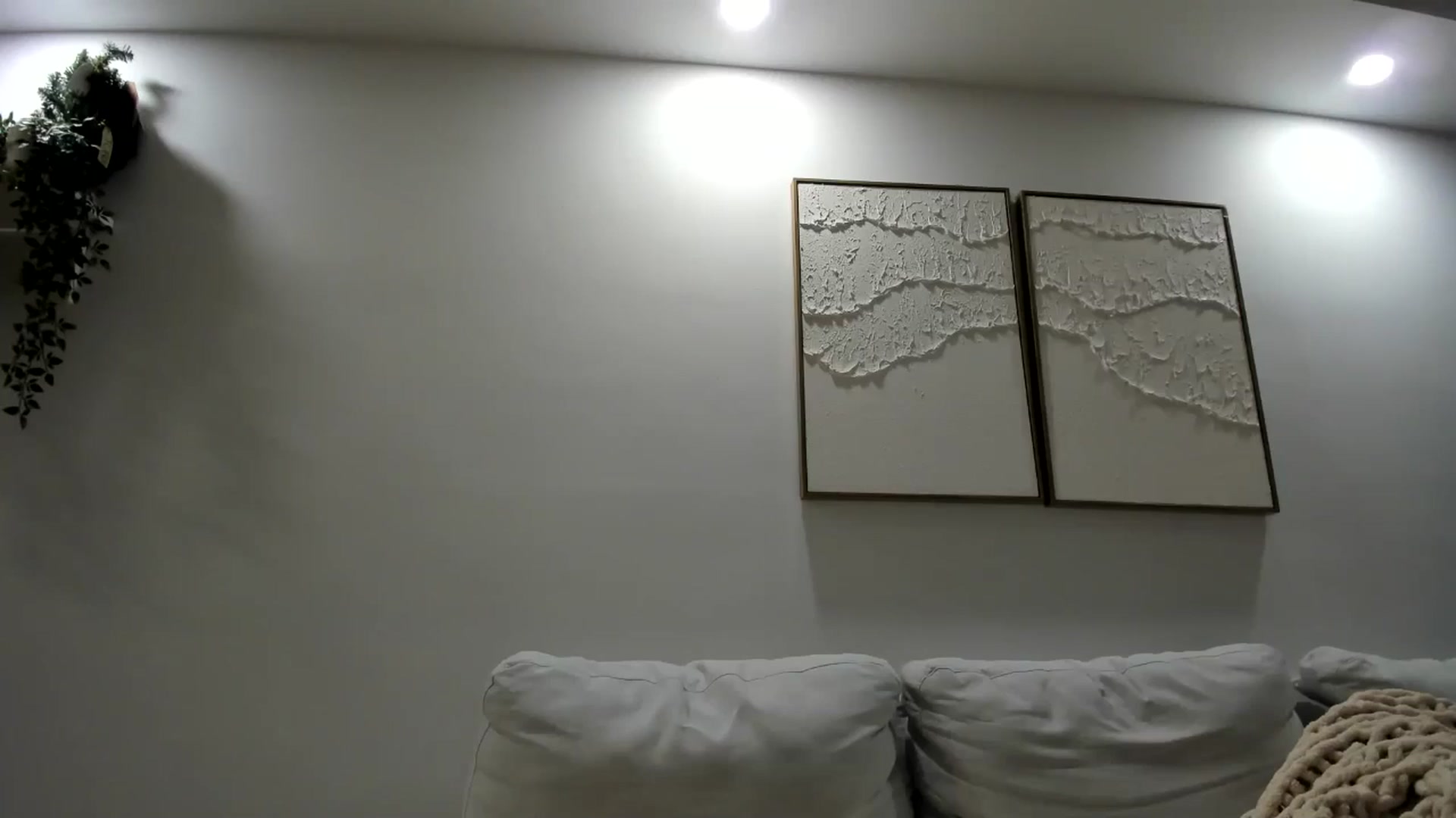 Gallery image thumbnail from LunaBanana's myfreecams stream on, 12/21/2024, 07:11 image 2 of 20