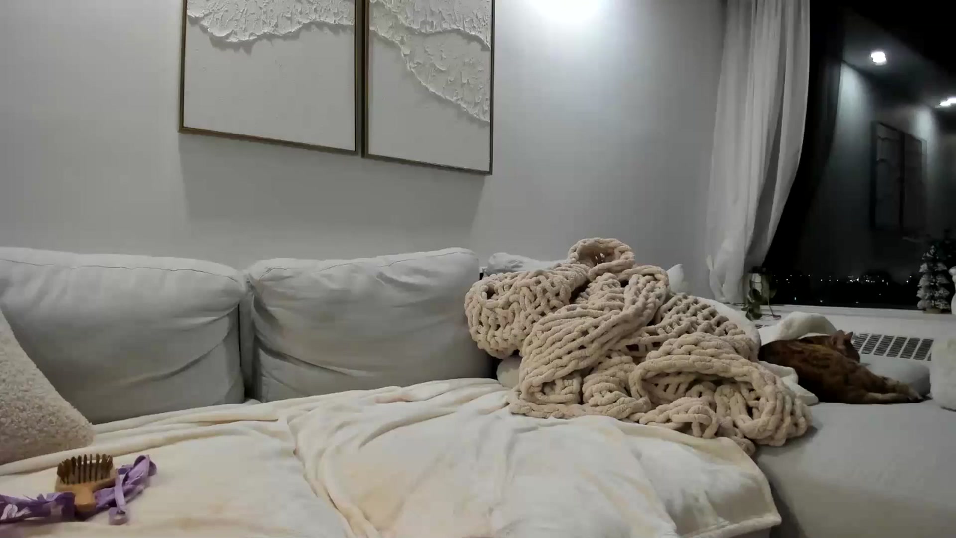 Gallery image thumbnail from LunaBanana's myfreecams stream on, 01/18/2025, 08:43 image 12 of 20