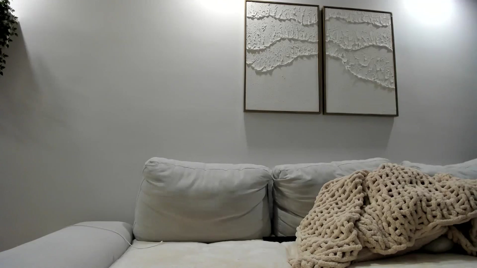 Gallery image thumbnail from LunaBanana's myfreecams stream on, 02/20/2025, 05:08 image 15 of 20