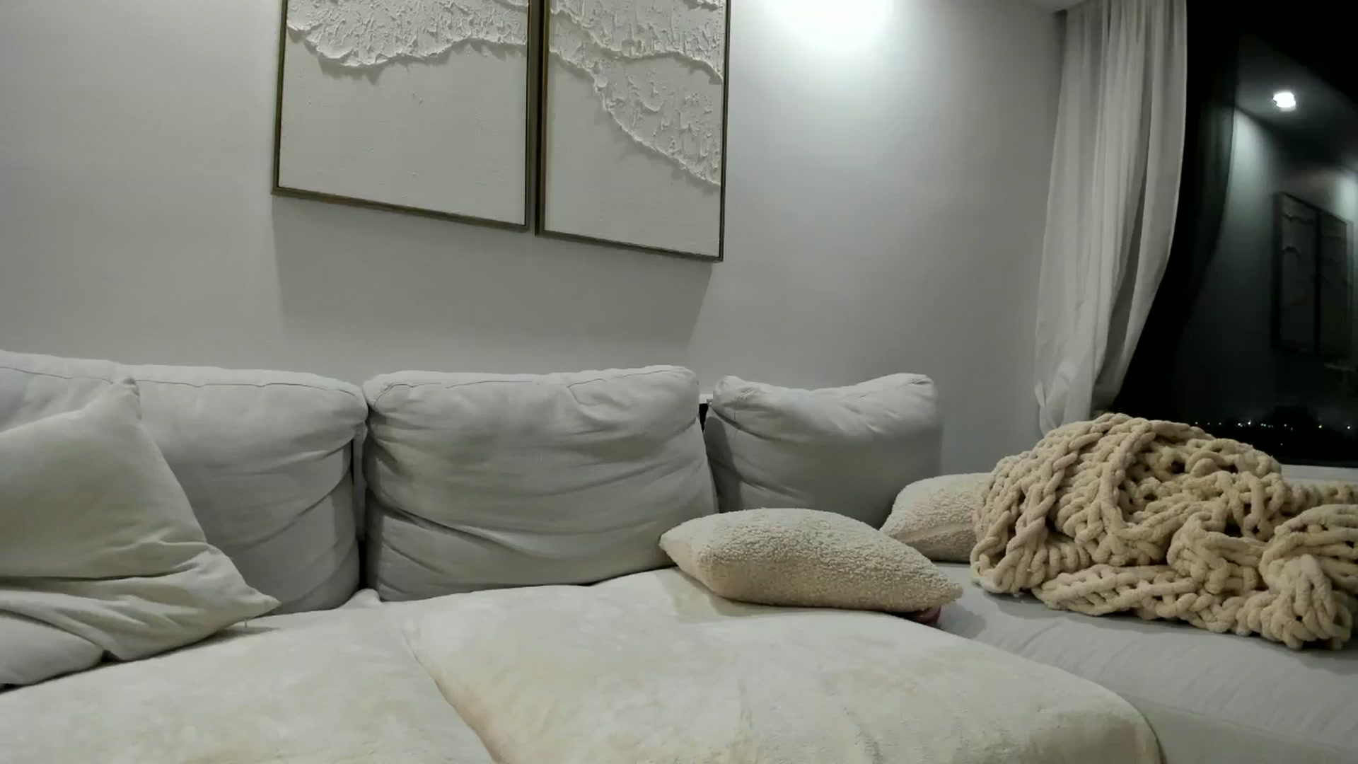 Gallery image thumbnail from LunaBanana's myfreecams stream on, 02/23/2025, 07:03 image 15 of 20