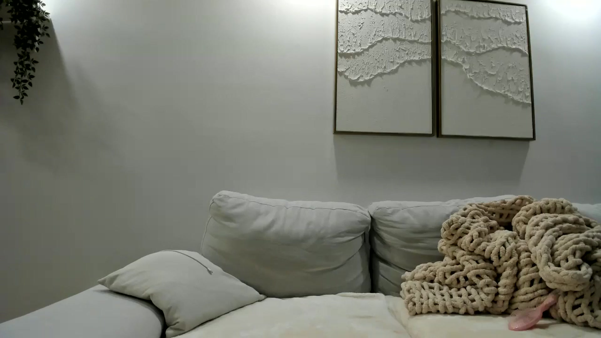 Gallery image thumbnail from LunaBanana's myfreecams stream on, 02/27/2025, 04:50 image 10 of 20