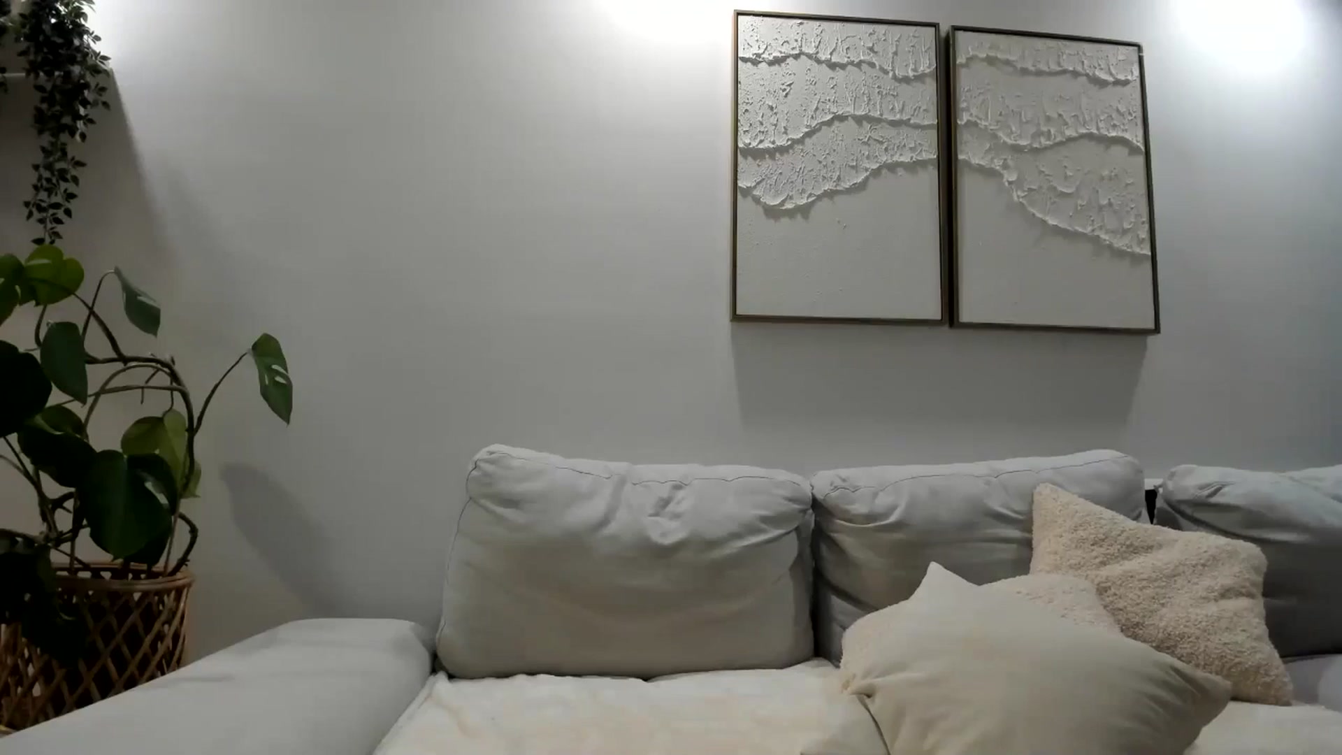 Gallery image thumbnail from LunaBanana's myfreecams stream on, 04/21/2025, 03:38 image 4 of 20