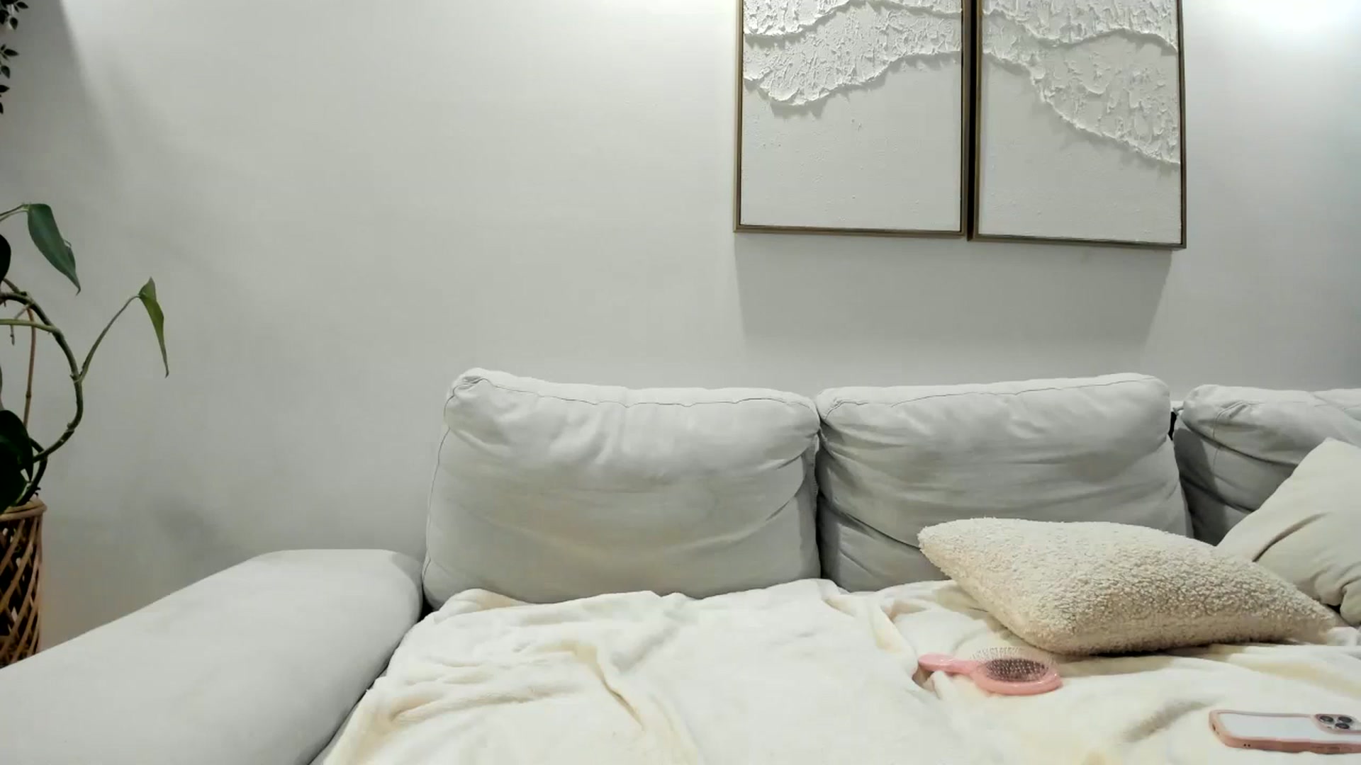 Gallery image thumbnail from LunaBanana's myfreecams stream on, 05/11/2025, 06:53 image 16 of 20
