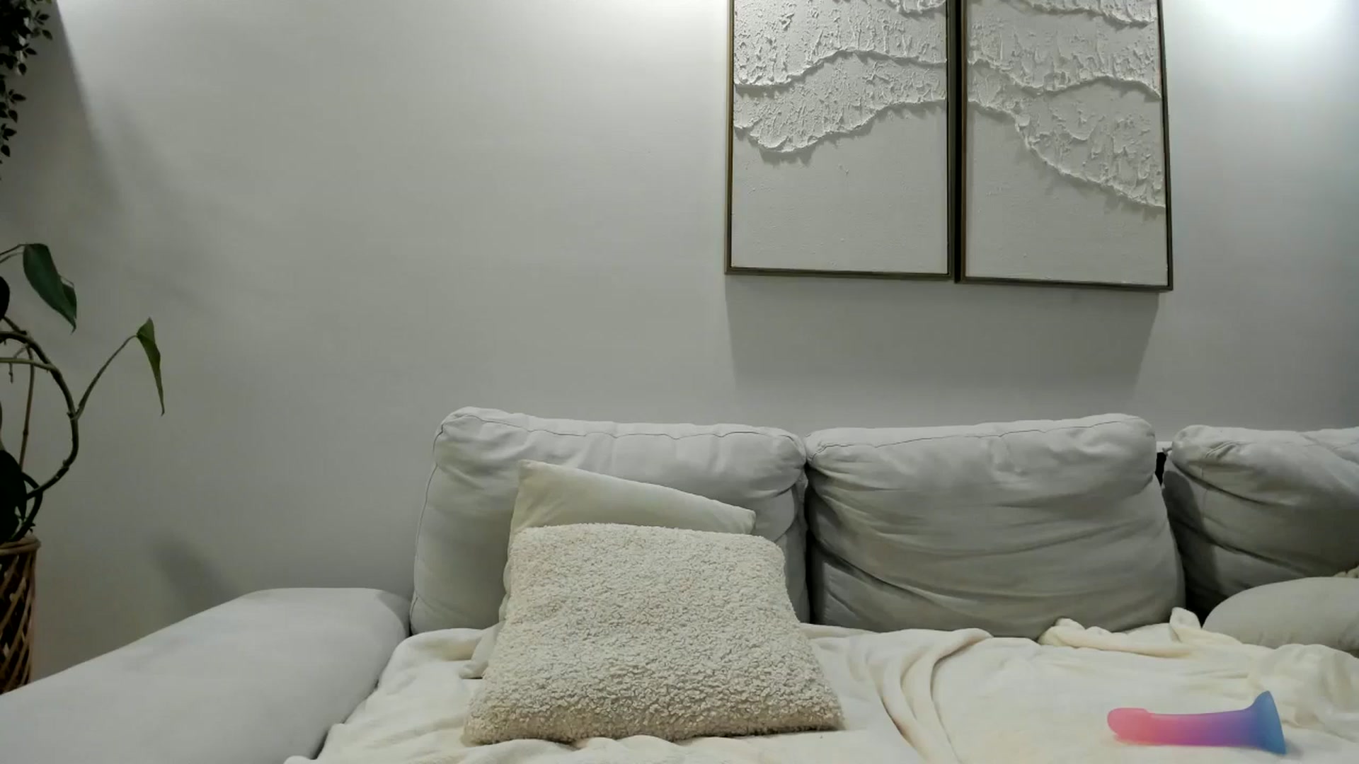 Gallery image thumbnail from LunaBanana's myfreecams stream on, 05/12/2025, 05:32 image 15 of 20