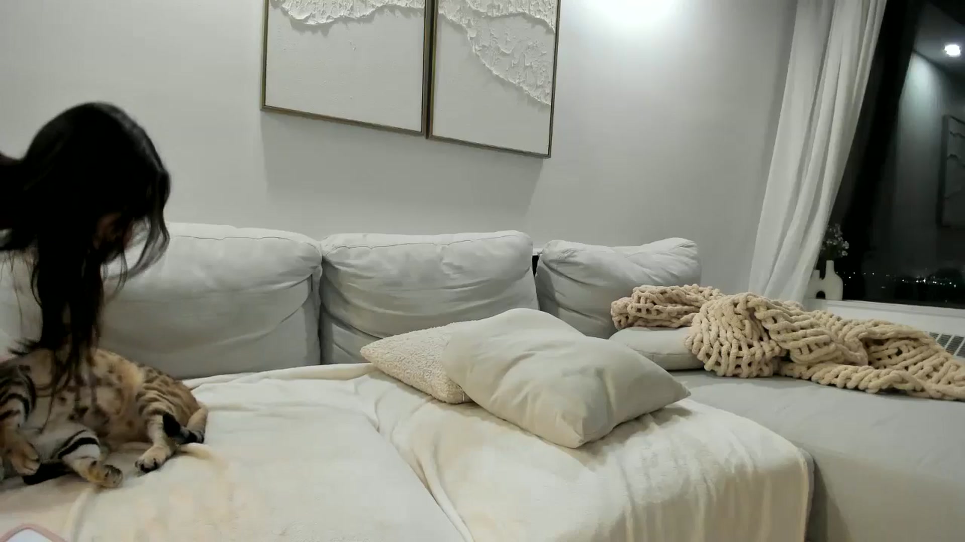 Gallery image thumbnail from LunaBanana's myfreecams stream on, 05/16/2025, 05:27 image 2 of 20