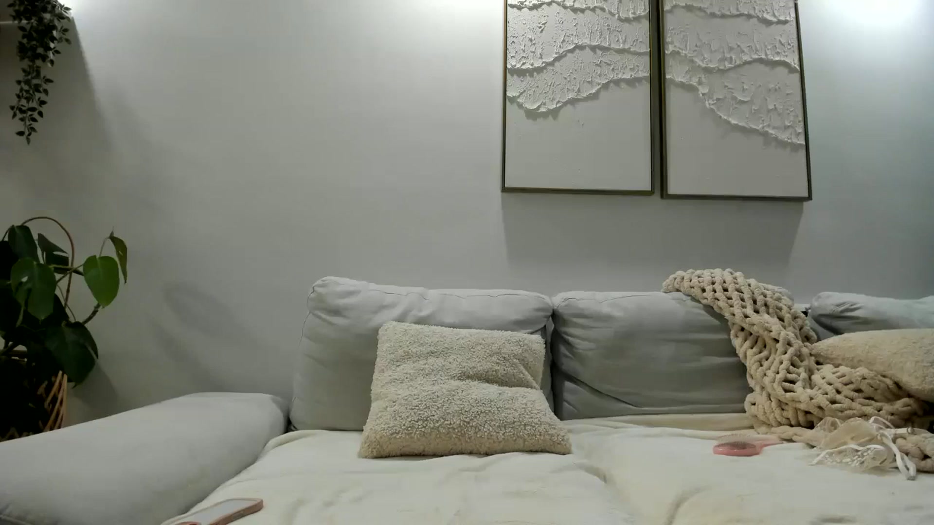 Gallery image thumbnail from LunaBanana's myfreecams stream on, 07/06/2025, 03:42 image 13 of 20