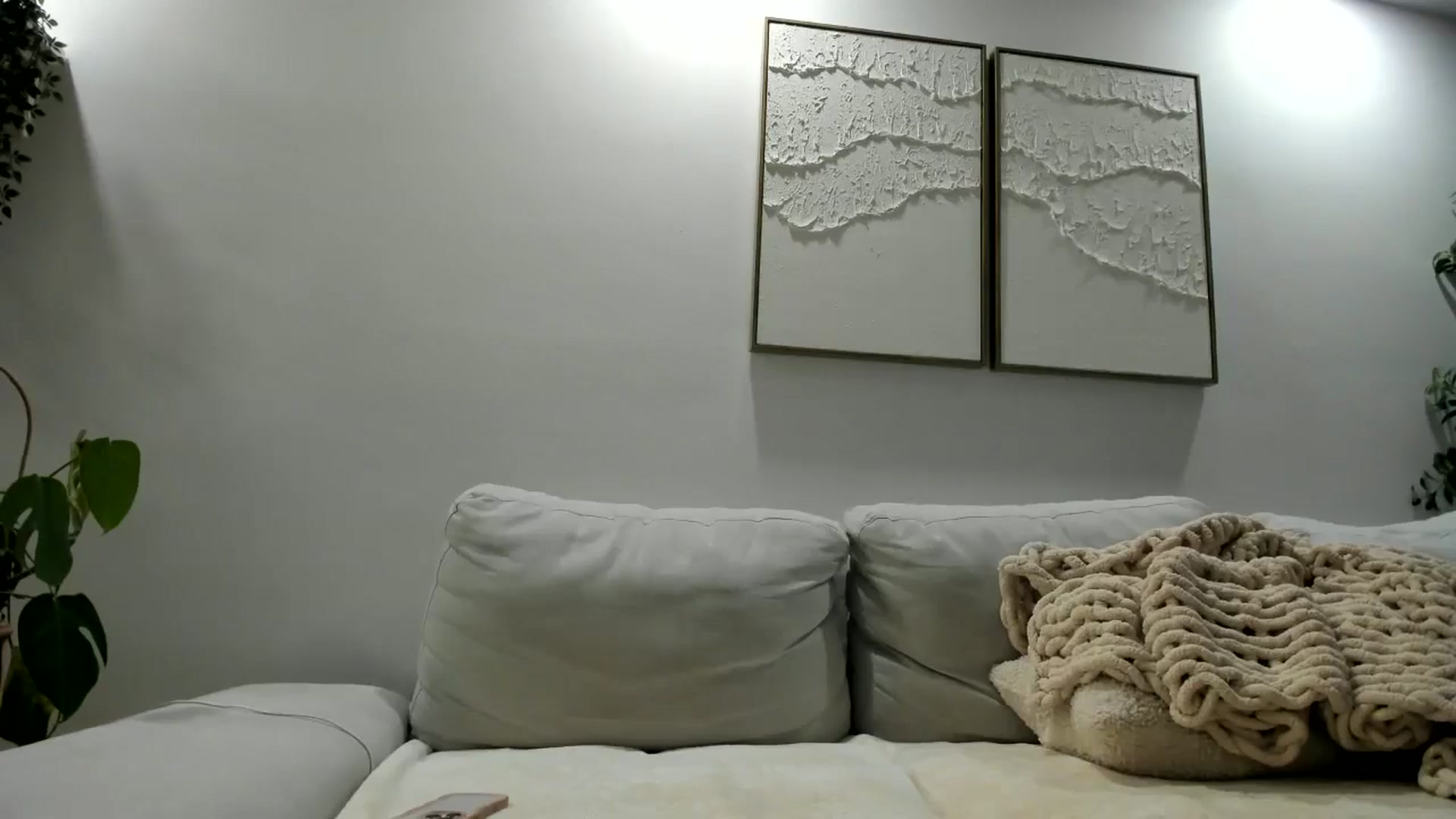 Gallery image thumbnail from LunaBanana's myfreecams stream on, 08/22/2025, 04:48 image 17 of 20