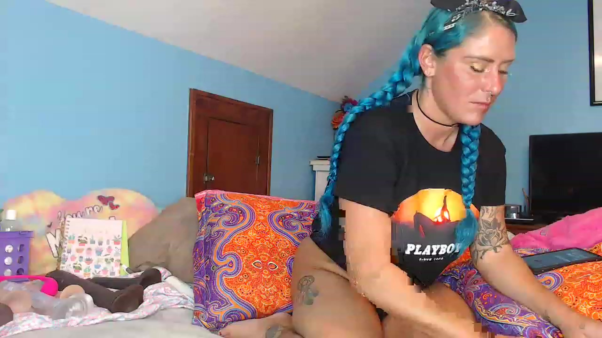 Gallery image thumbnail from LunaBelleBlu's myfreecams stream on, 05/19/2023, 16:30 image 18 of 20