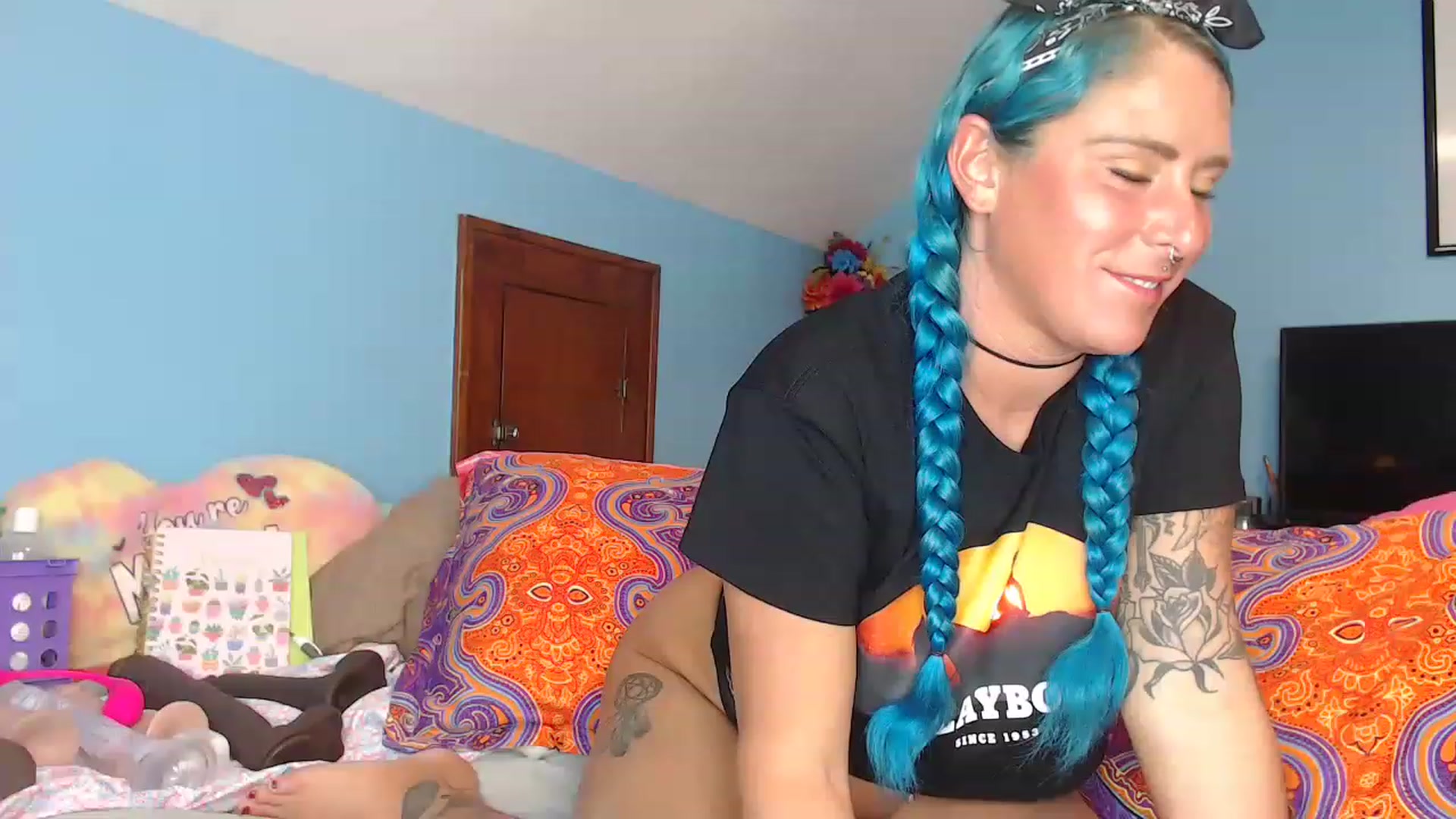 Gallery image thumbnail from LunaBelleBlu's myfreecams stream on, 05/19/2023, 16:30 image 4 of 20