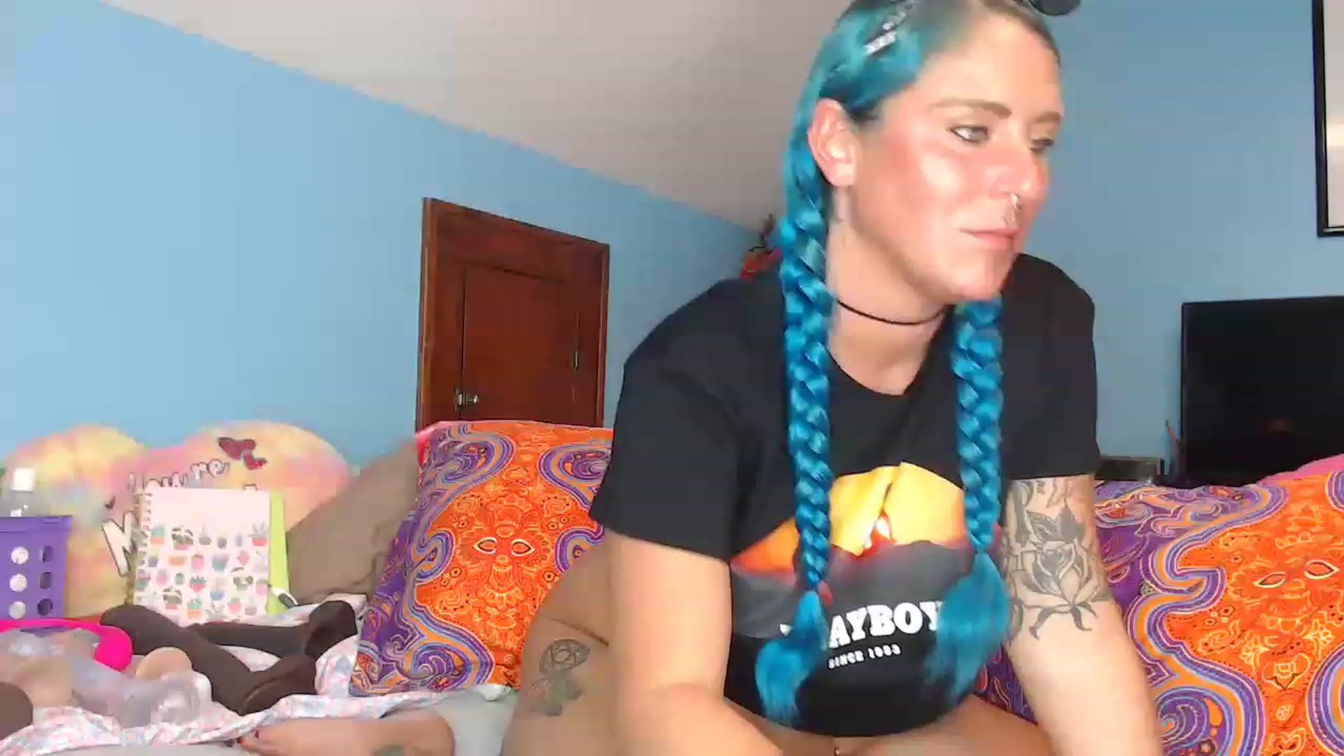 Gallery image thumbnail from LunaBelleBlu's myfreecams stream on, 05/19/2023, 16:30 image 1 of 20
