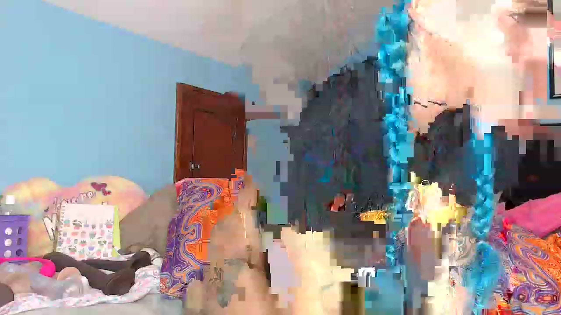 Gallery image thumbnail from LunaBelleBlu's myfreecams stream on, 05/19/2023, 16:30 image 16 of 20