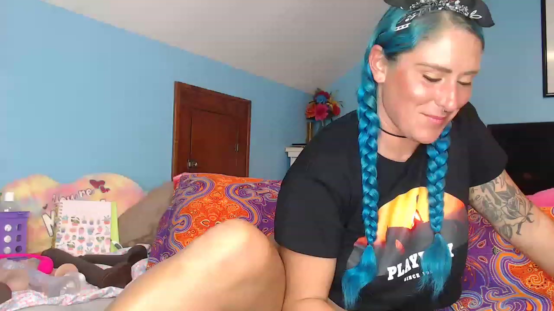 Gallery image thumbnail from LunaBelleBlu's myfreecams stream on, 05/19/2023, 16:30 image 5 of 20