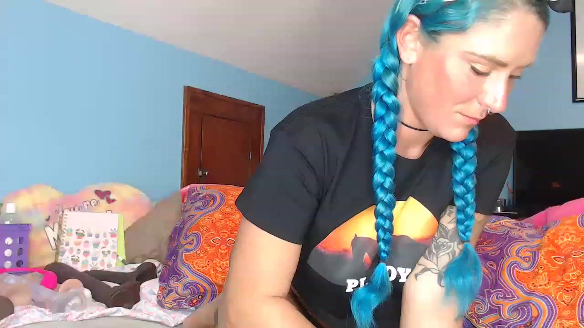 Gallery image thumbnail from LunaBelleBlu's myfreecams stream on, 05/19/2023, 16:30 image 9 of 20