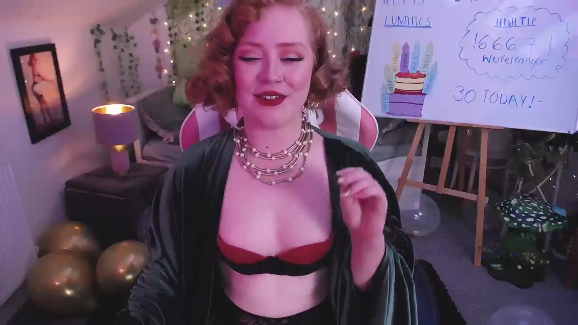 Gallery image thumbnail from LunaBirthday's myfreecams stream on, 05/28/2025, 19:36 image 18 of 20