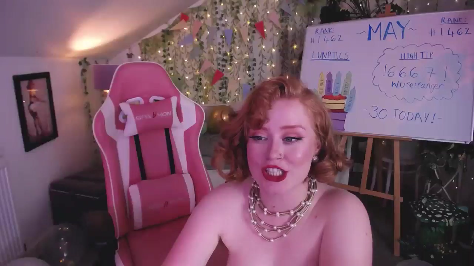 Gallery image thumbnail from LunaBirthday's myfreecams stream on, 05/28/2025, 23:06 image 10 of 20