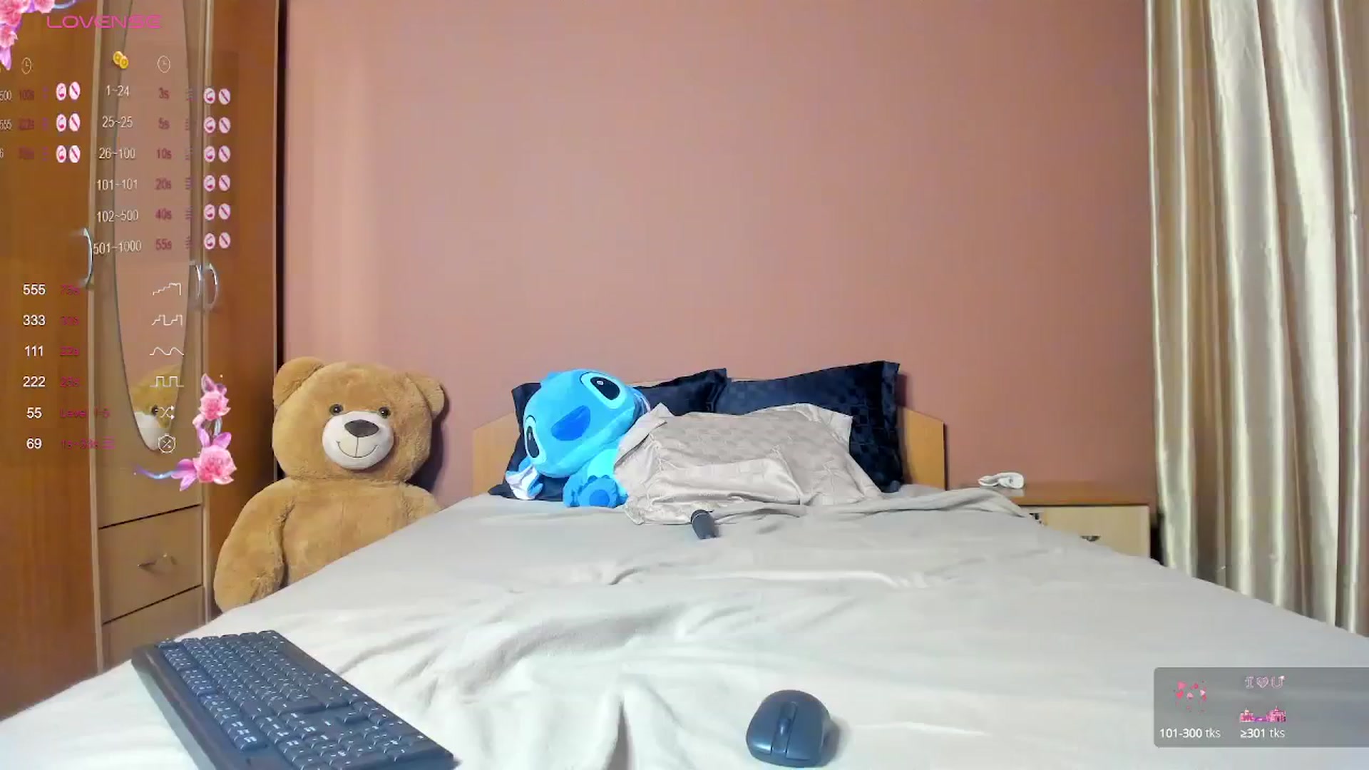 Gallery image thumbnail from LunaBlossom's myfreecams stream on, 12/04/2024, 06:45 image 12 of 20